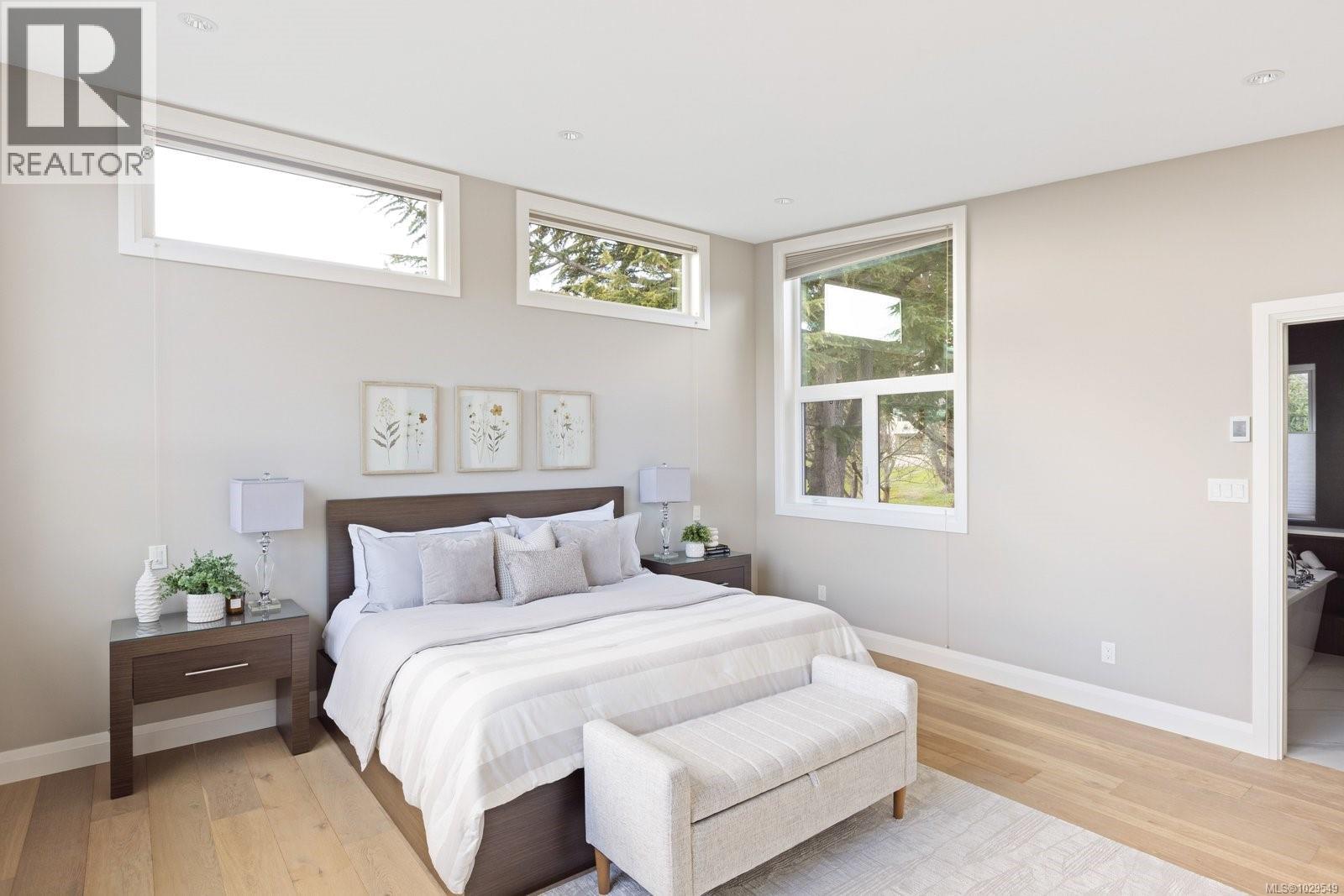 2324 MIDDOWNE RD - 33