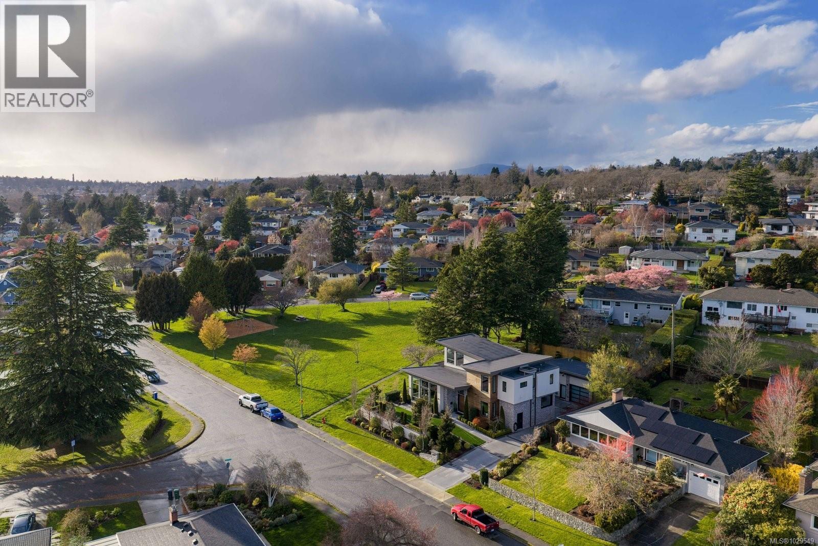 2324 MIDDOWNE RD - 5