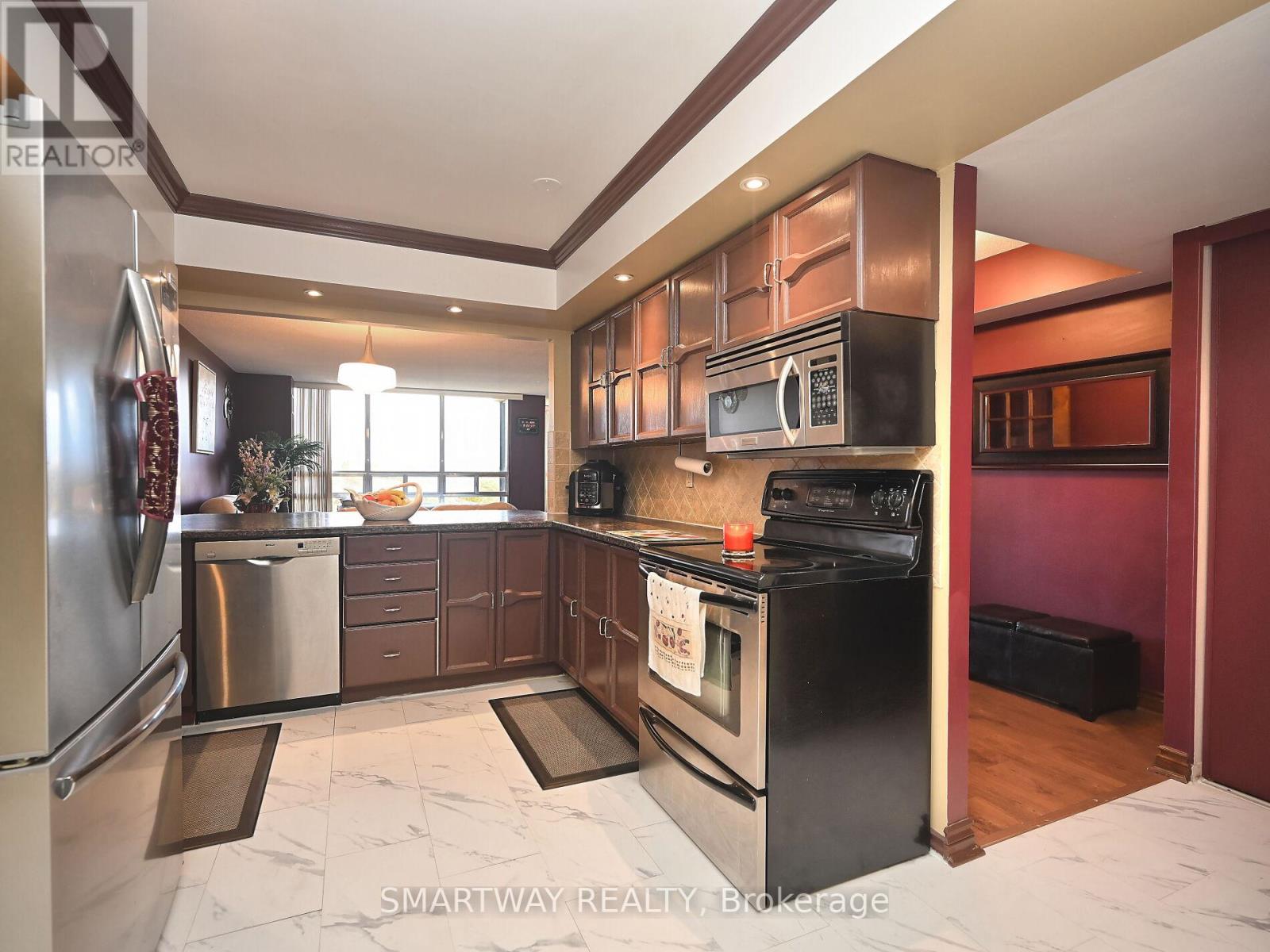 #512 320 MILL STREET S - 12