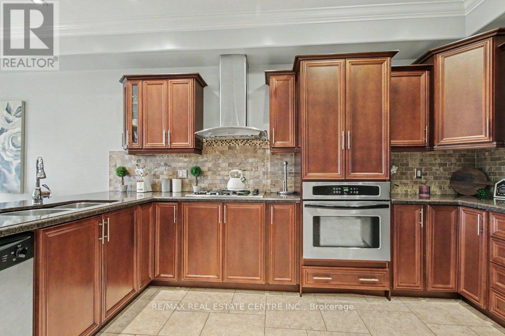 284 NORMANHURST AVENUE - 12