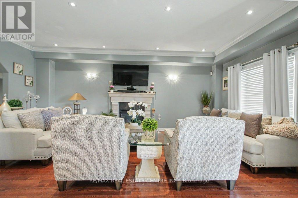 284 NORMANHURST AVENUE - 19