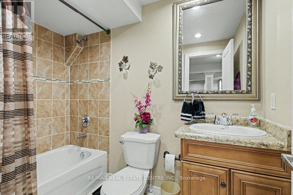 284 NORMANHURST AVENUE - 38