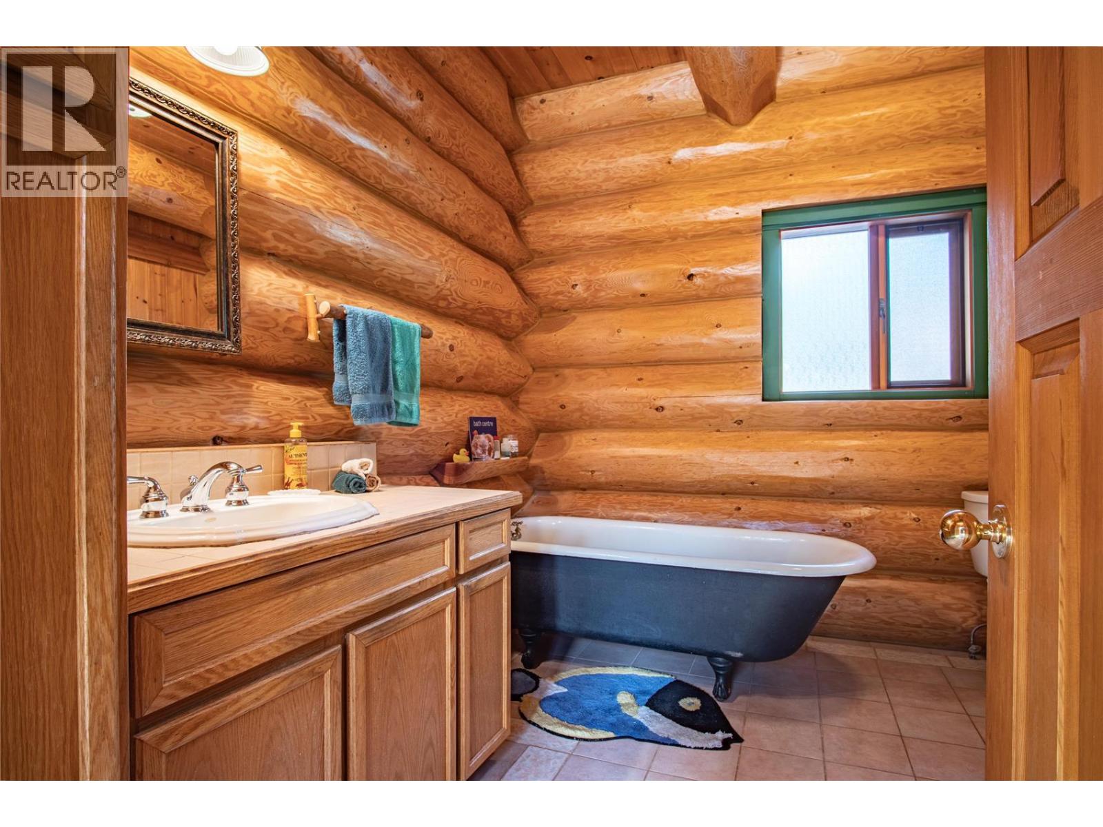 20 Valeview Road, Lumby