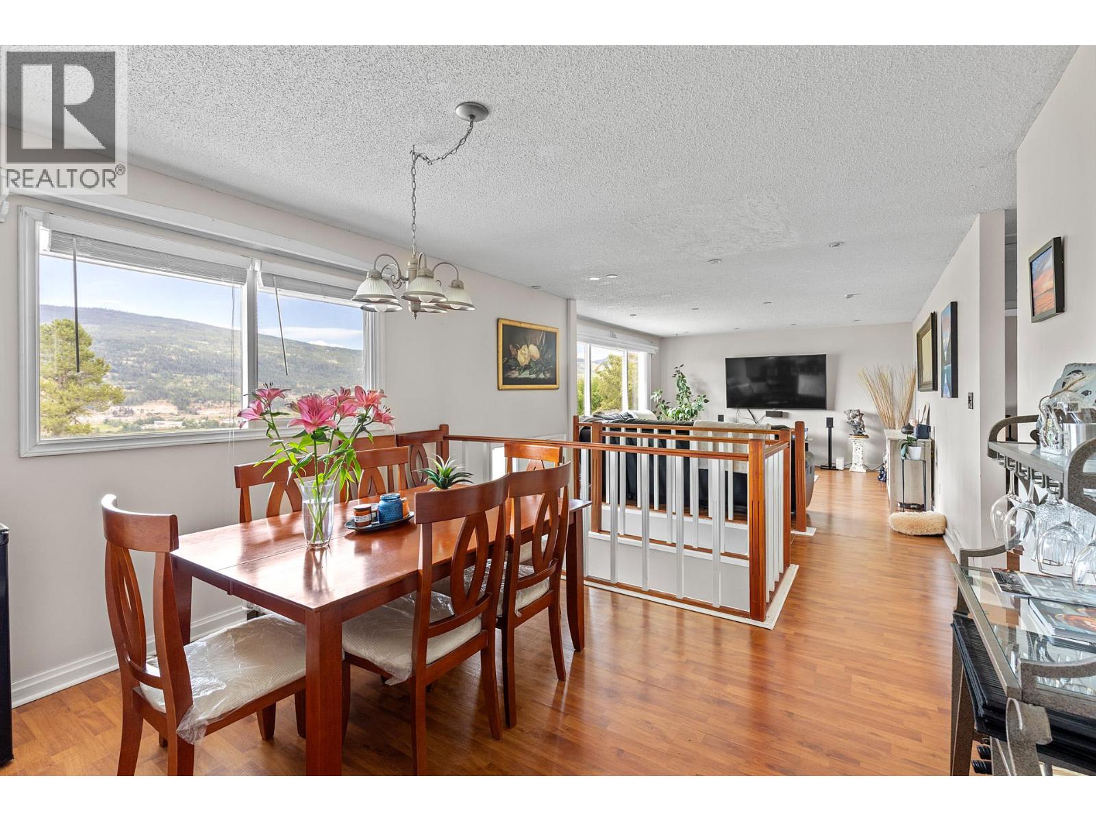 136 Stepping Stones Crescent, Spallumcheen