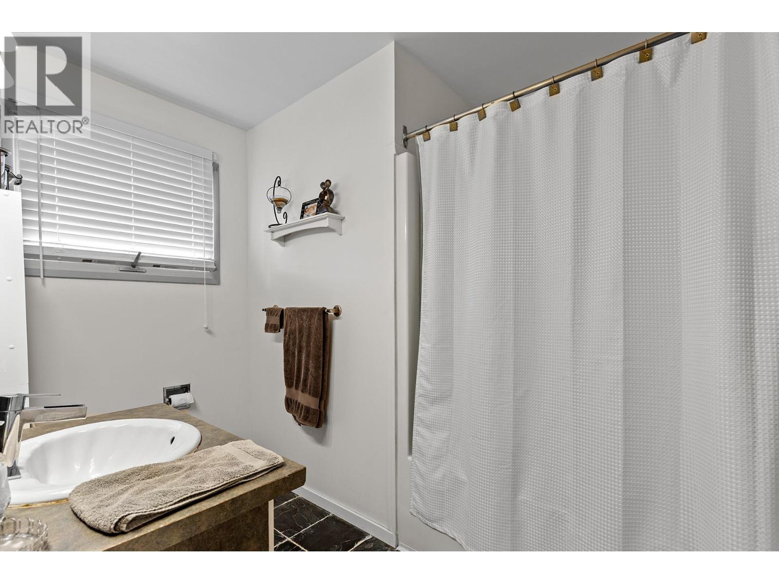 136 Stepping Stones Crescent, Spallumcheen