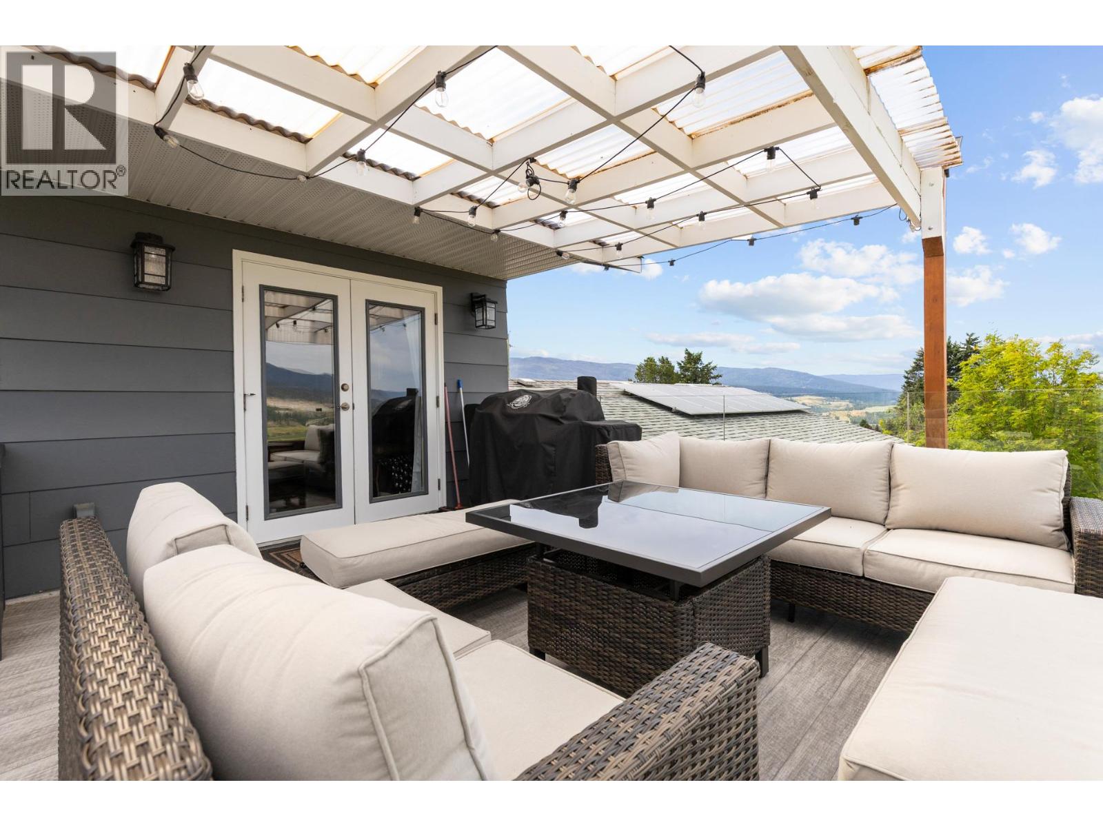 136 Stepping Stones Crescent, Spallumcheen