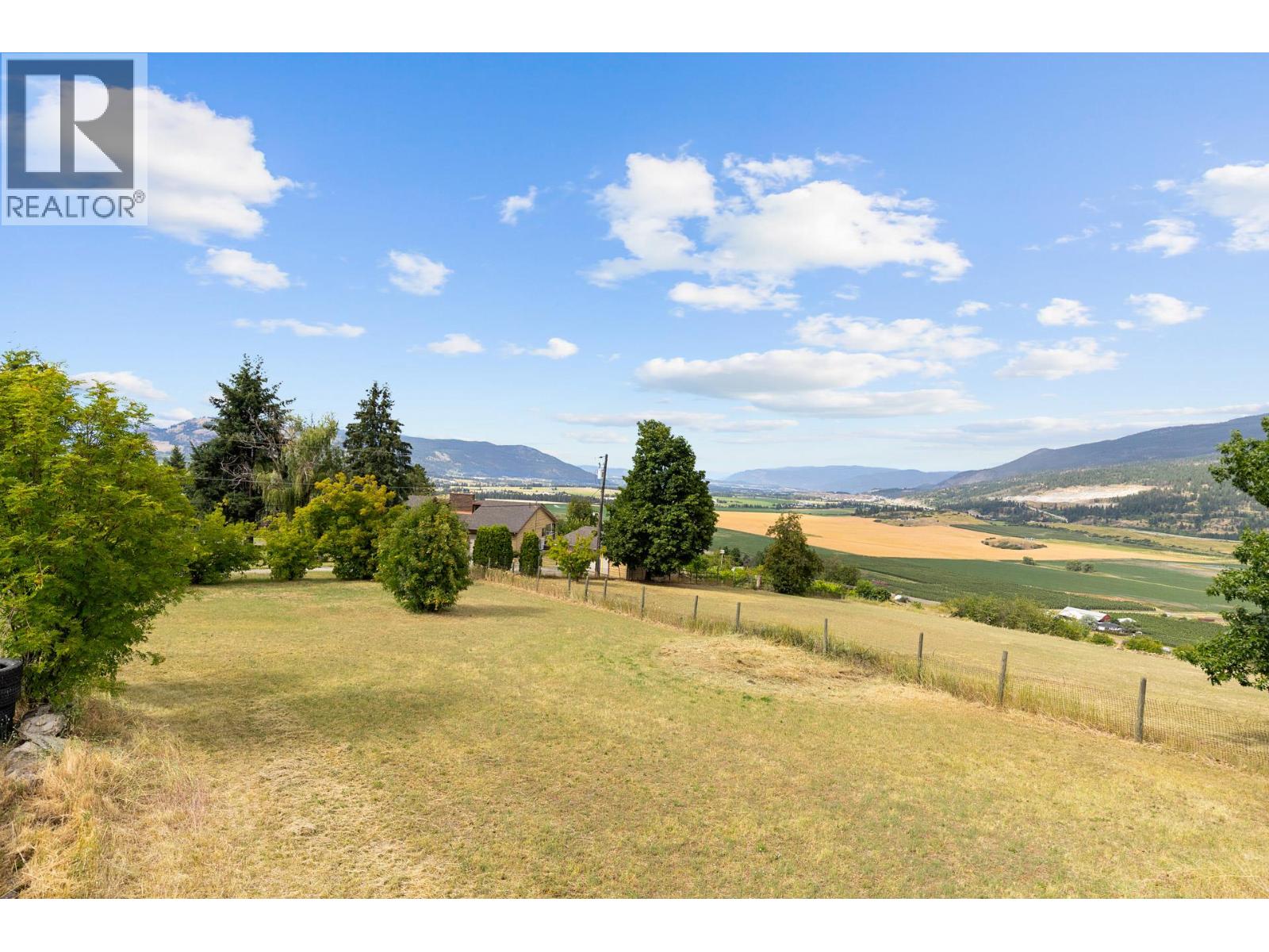 136 Stepping Stones Crescent, Spallumcheen