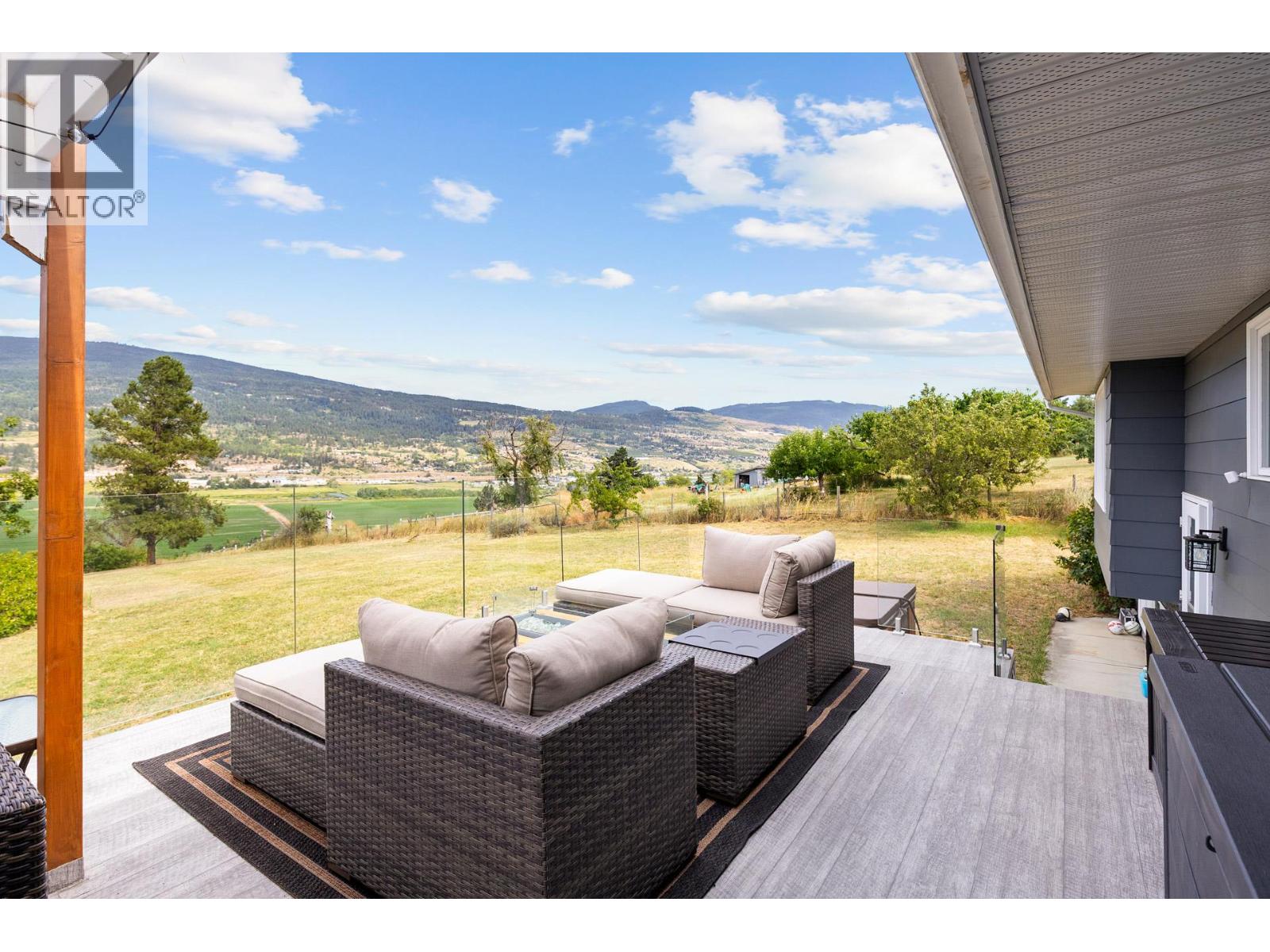 136 Stepping Stones Crescent, Spallumcheen