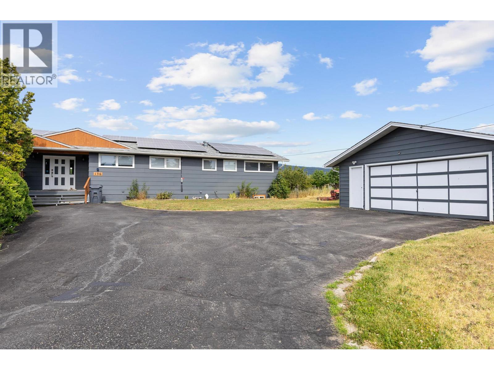 136 Stepping Stones Crescent, Spallumcheen