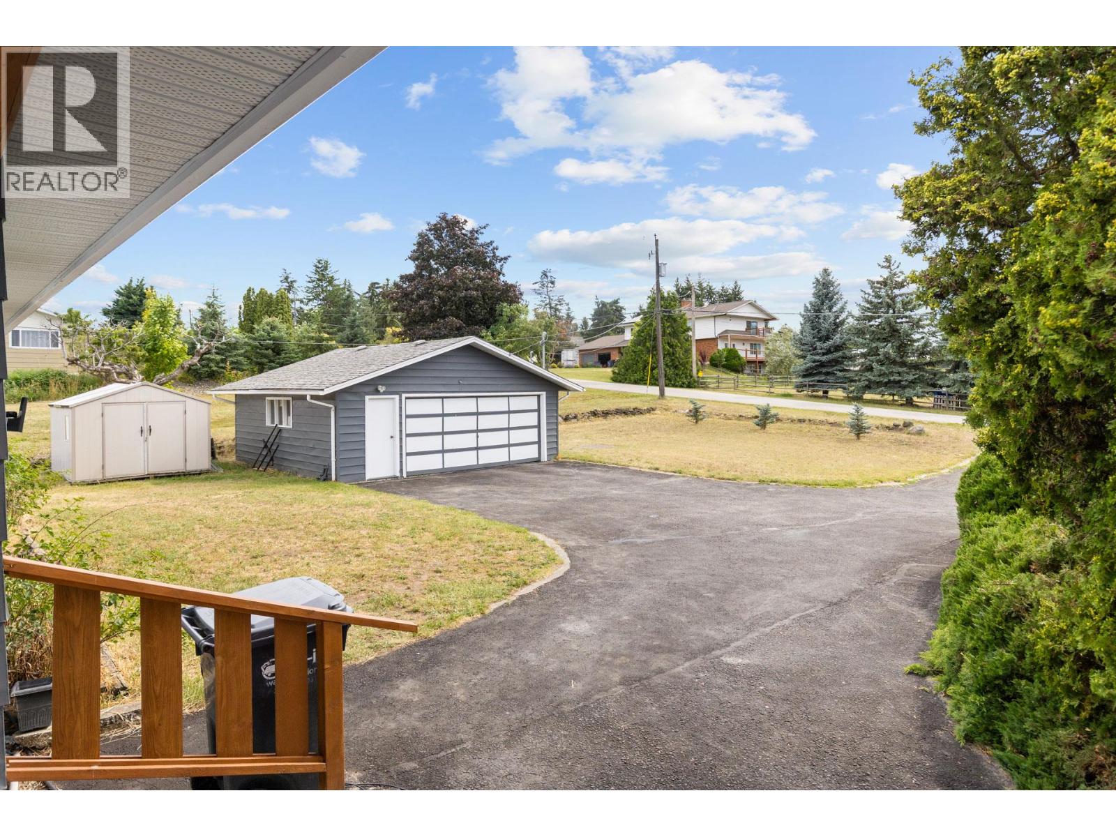 136 Stepping Stones Crescent, Spallumcheen