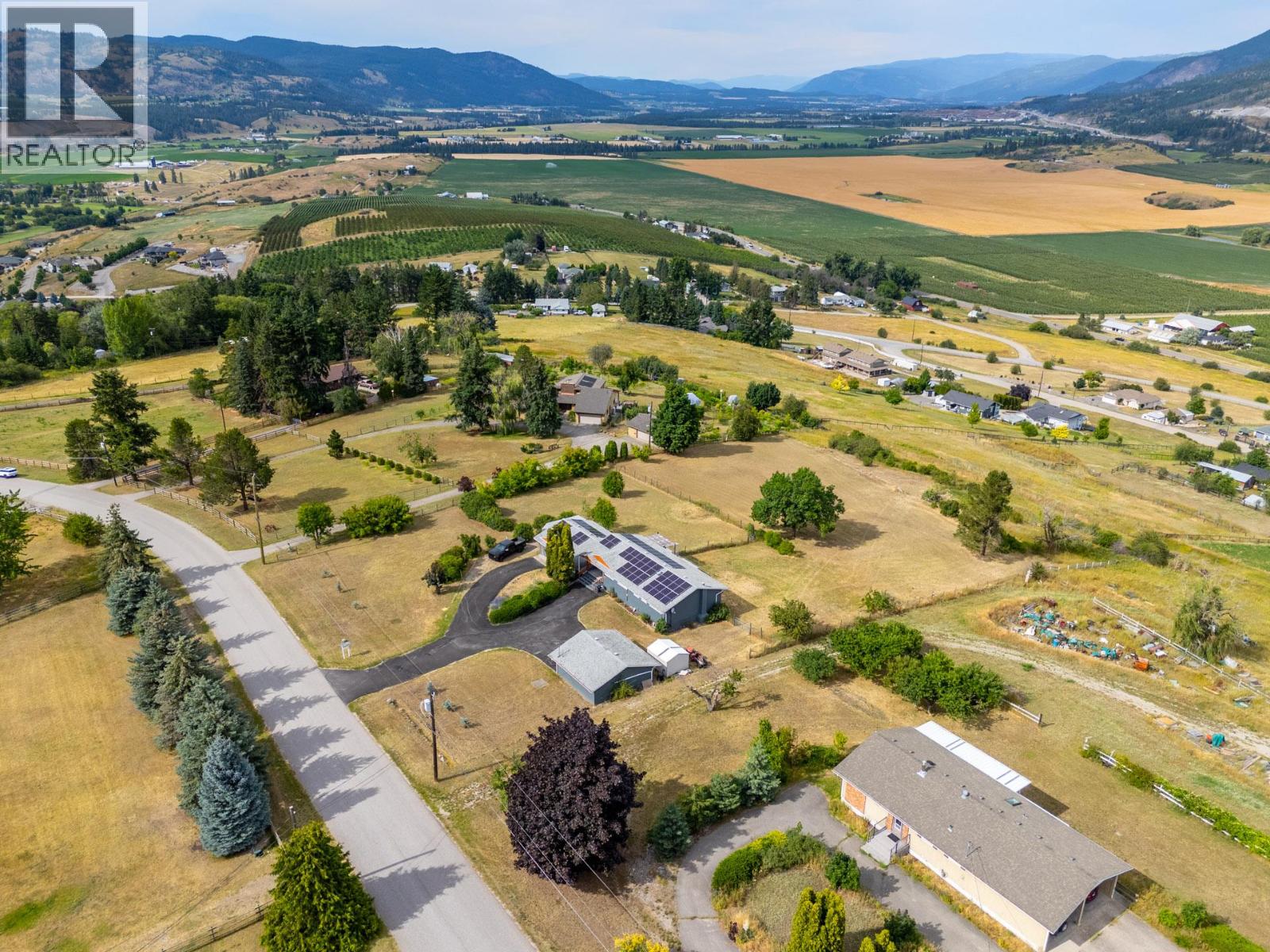 136 Stepping Stones Crescent, Spallumcheen