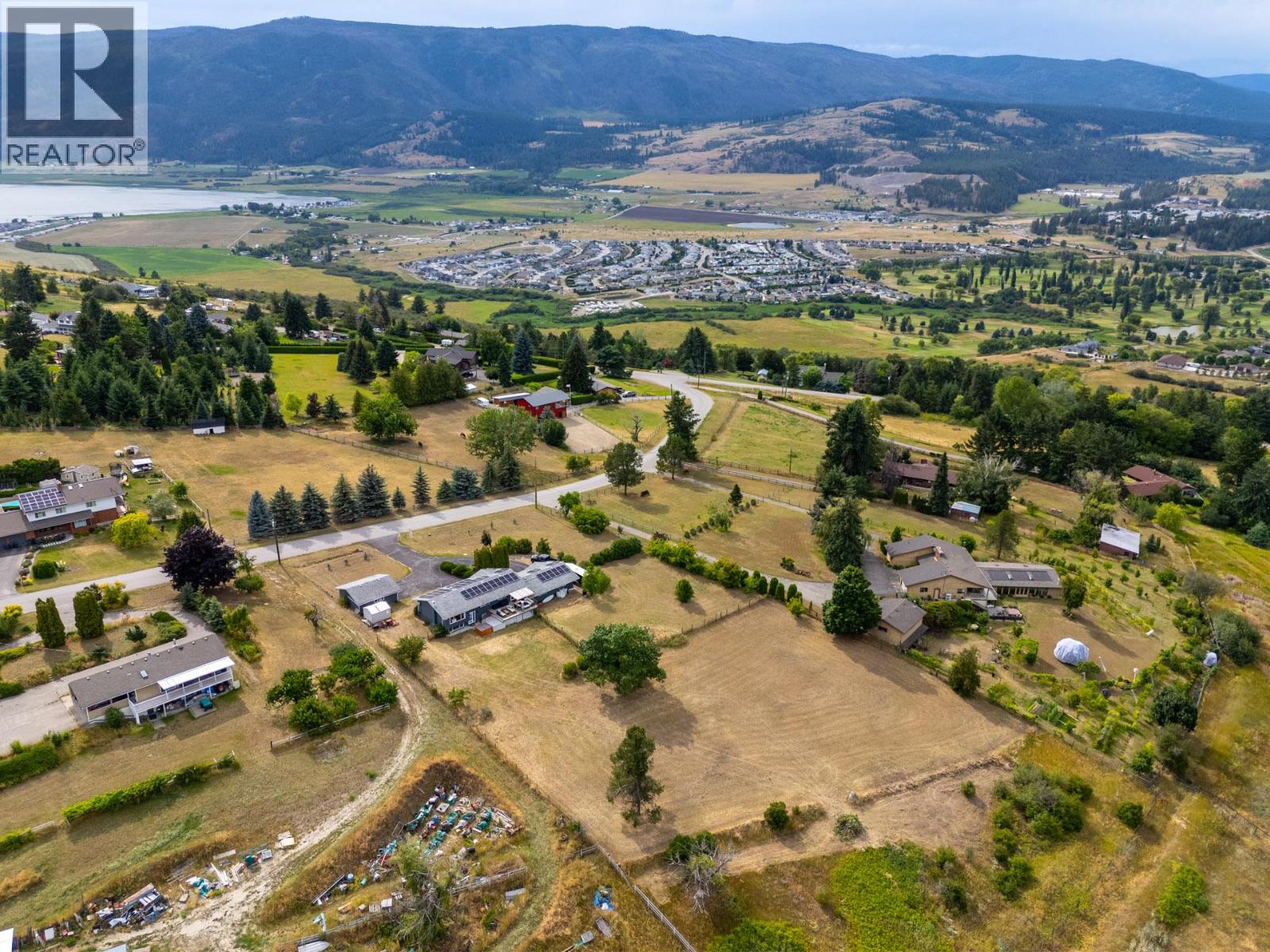 136 Stepping Stones Crescent, Spallumcheen