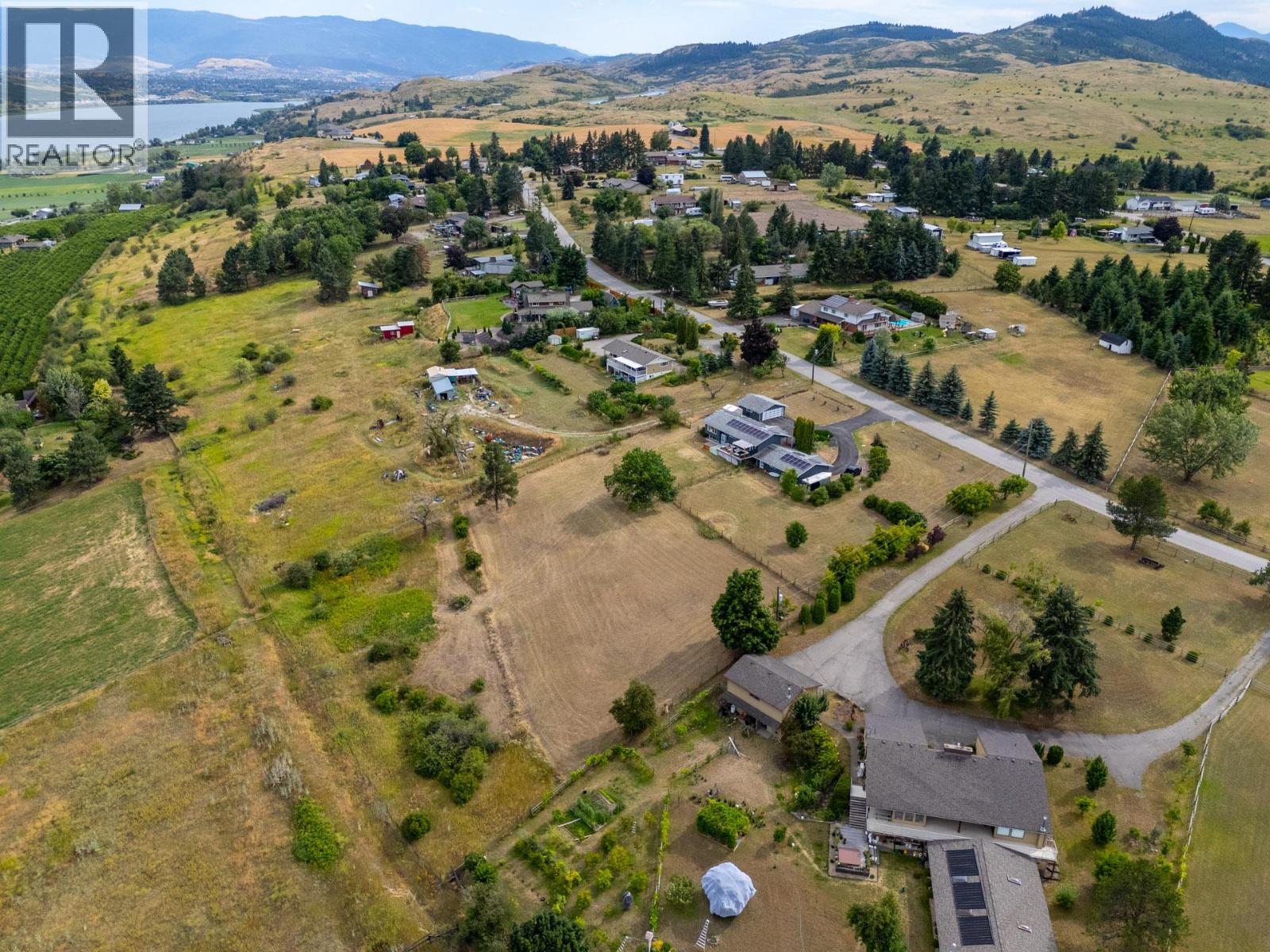 136 Stepping Stones Crescent, Spallumcheen