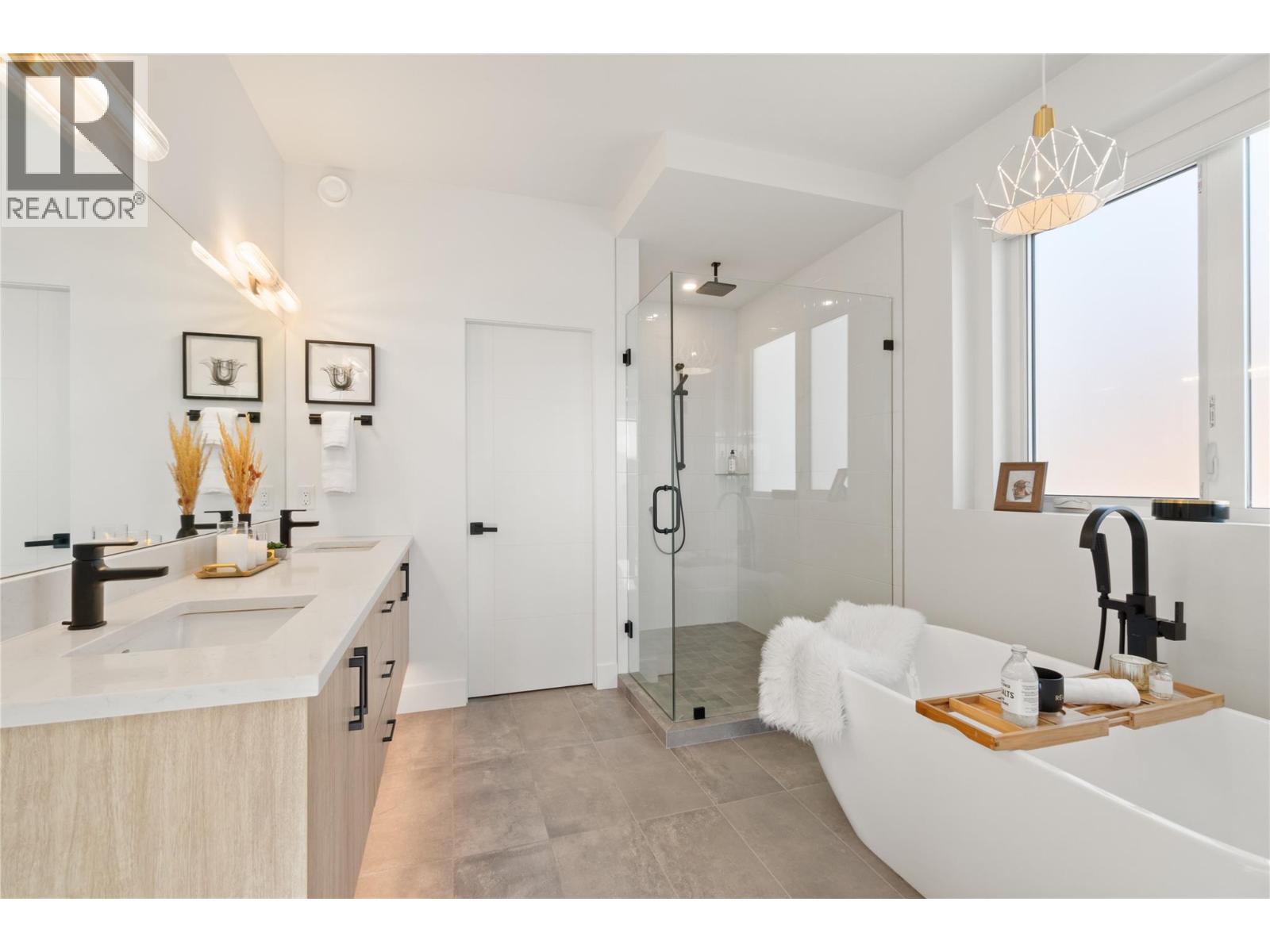 2827 Copper Ridge Drive, West Kelowna