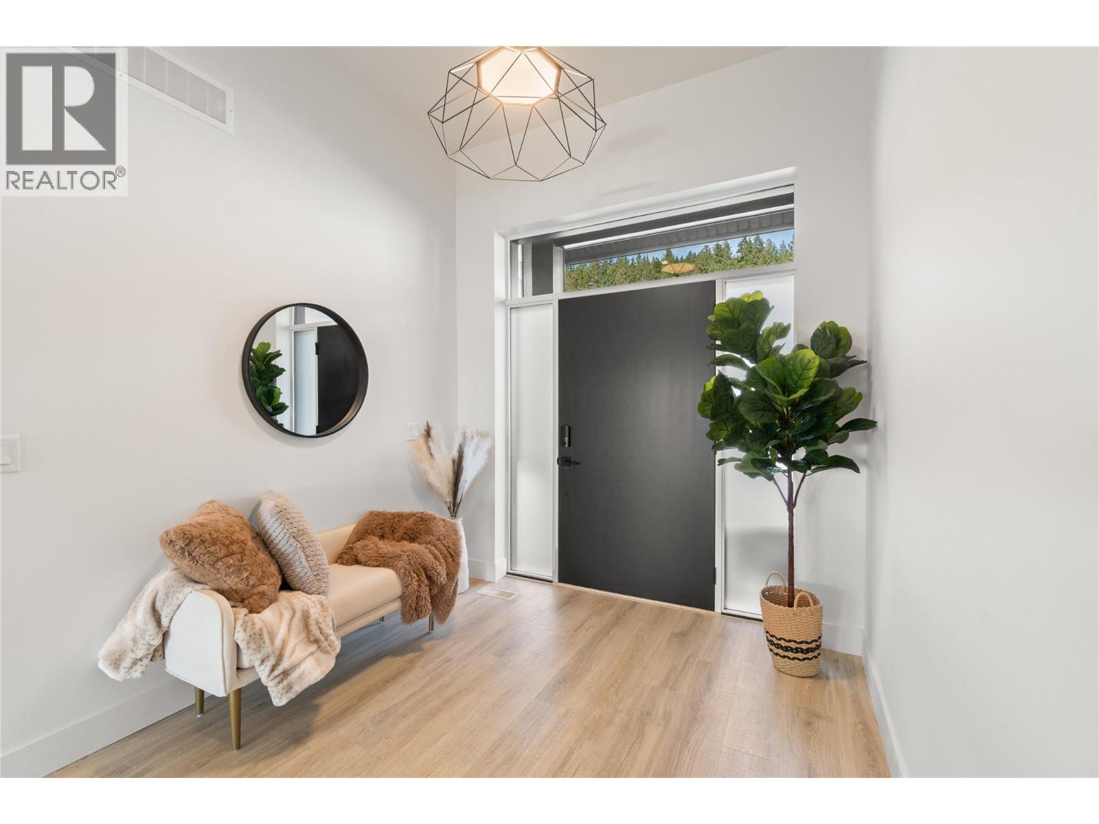 2827 Copper Ridge Drive, West Kelowna