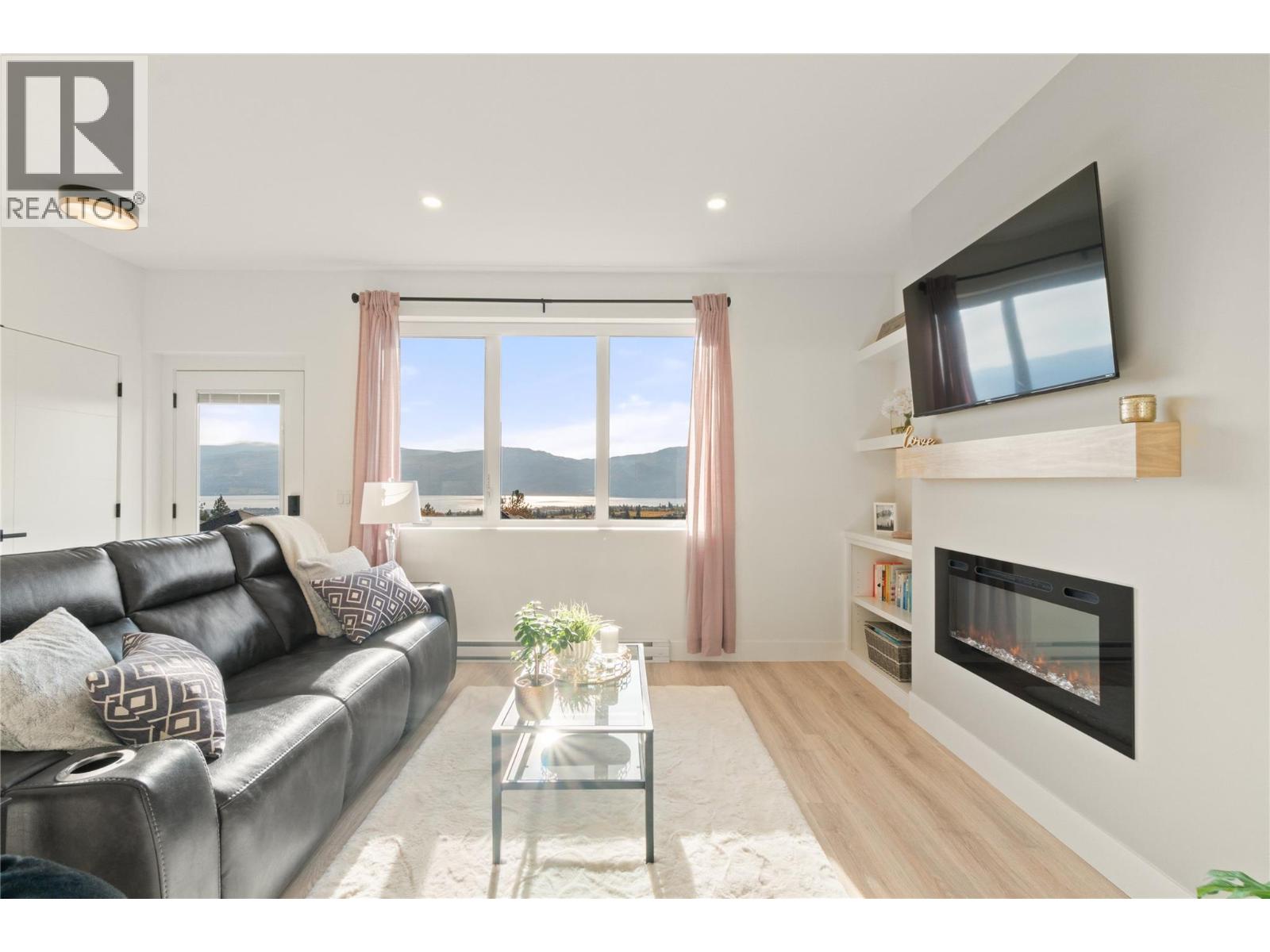 2827 Copper Ridge Drive, West Kelowna