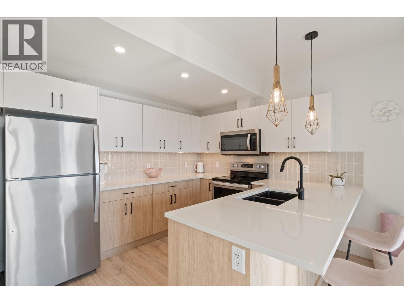 2827 Copper Ridge Drive, West Kelowna