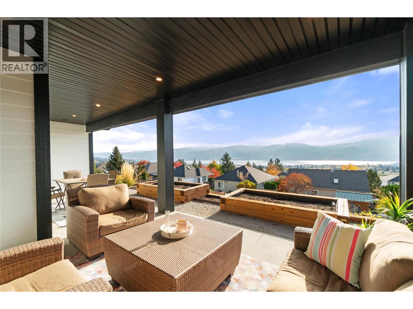 2827 Copper Ridge Drive, West Kelowna