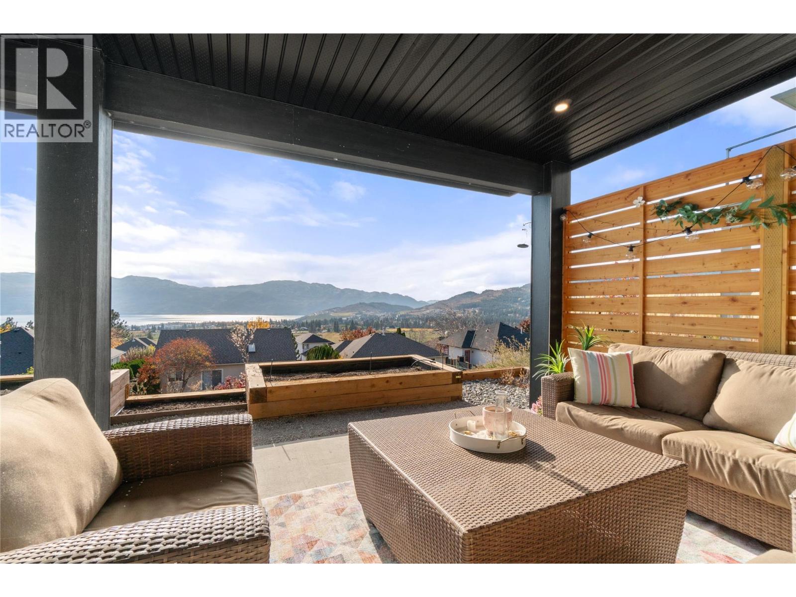 2827 Copper Ridge Drive, West Kelowna
