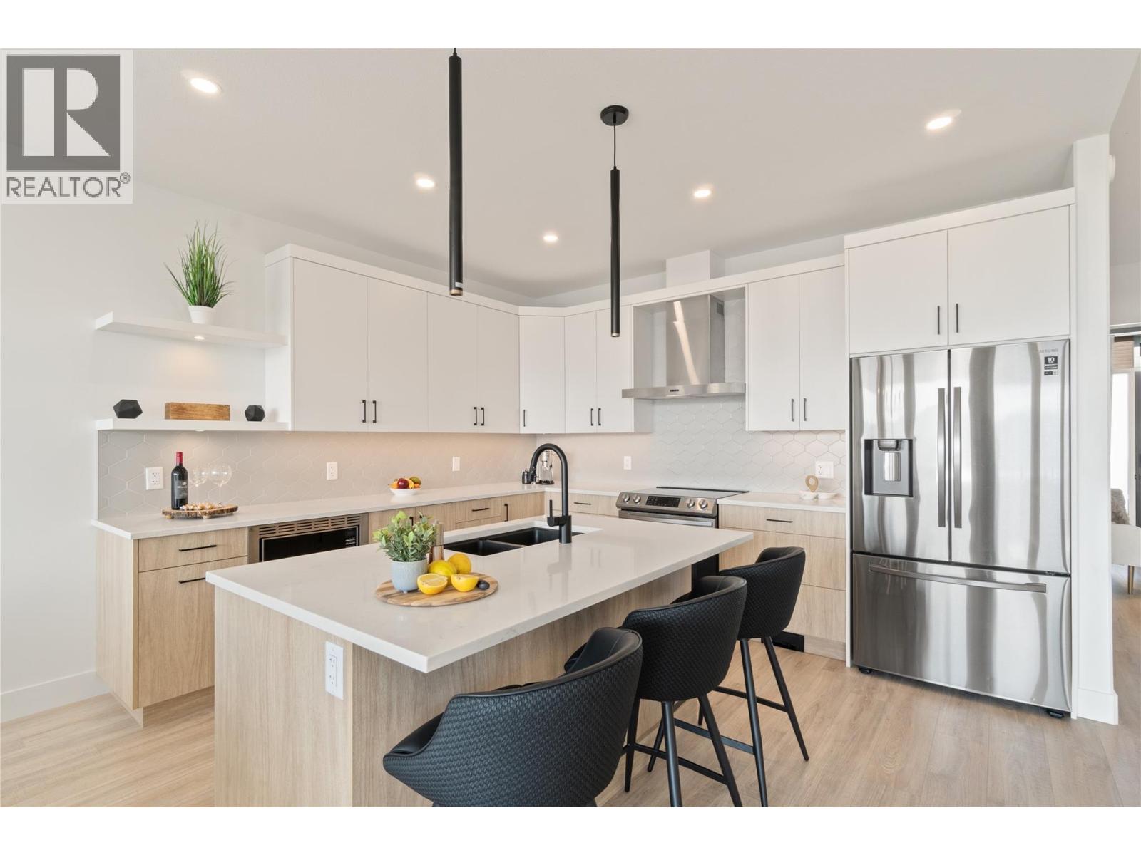 2827 Copper Ridge Drive, West Kelowna