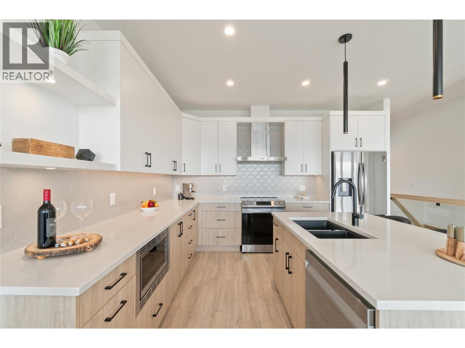 2827 Copper Ridge Drive, West Kelowna