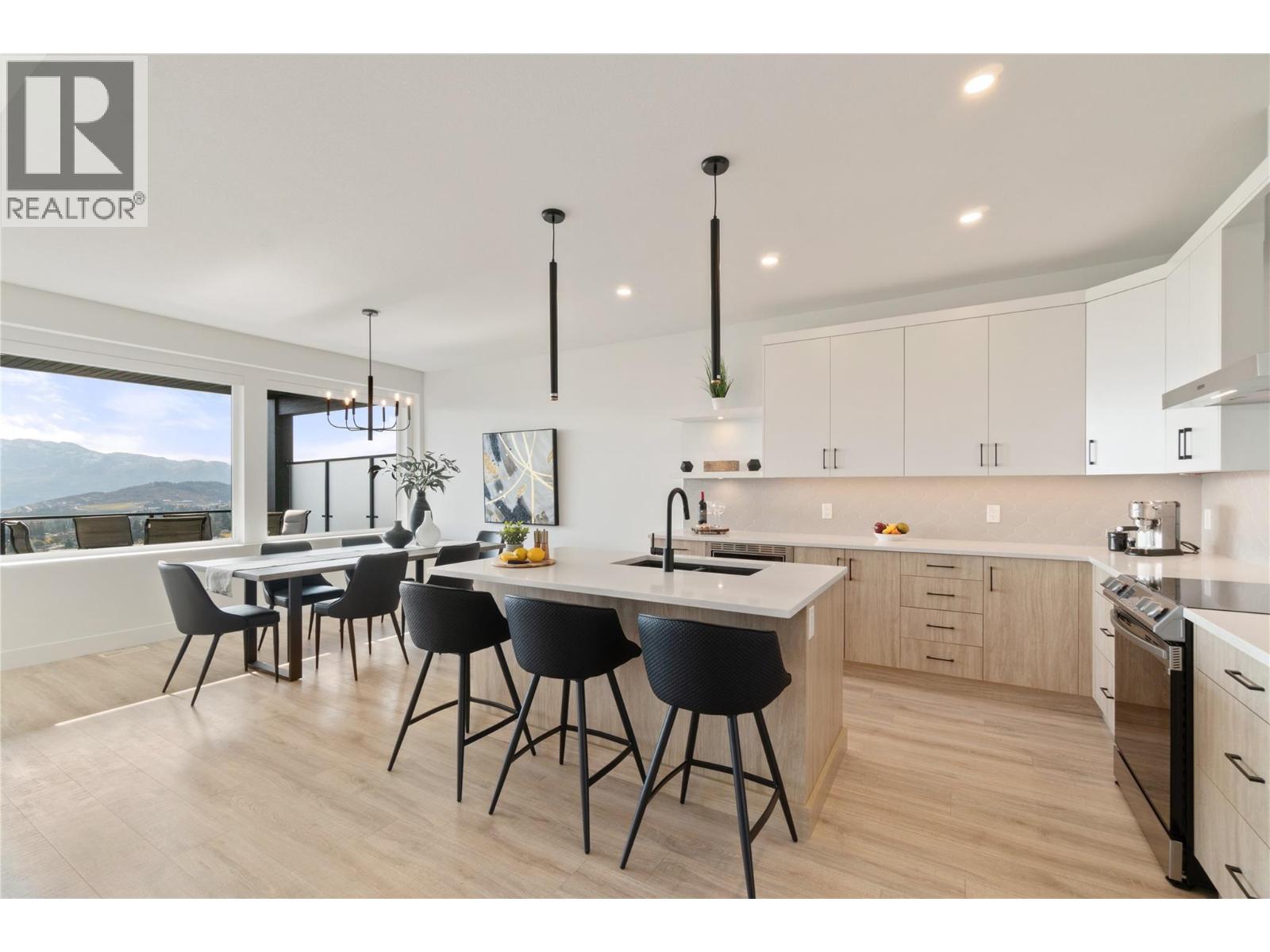 2827 Copper Ridge Drive, West Kelowna