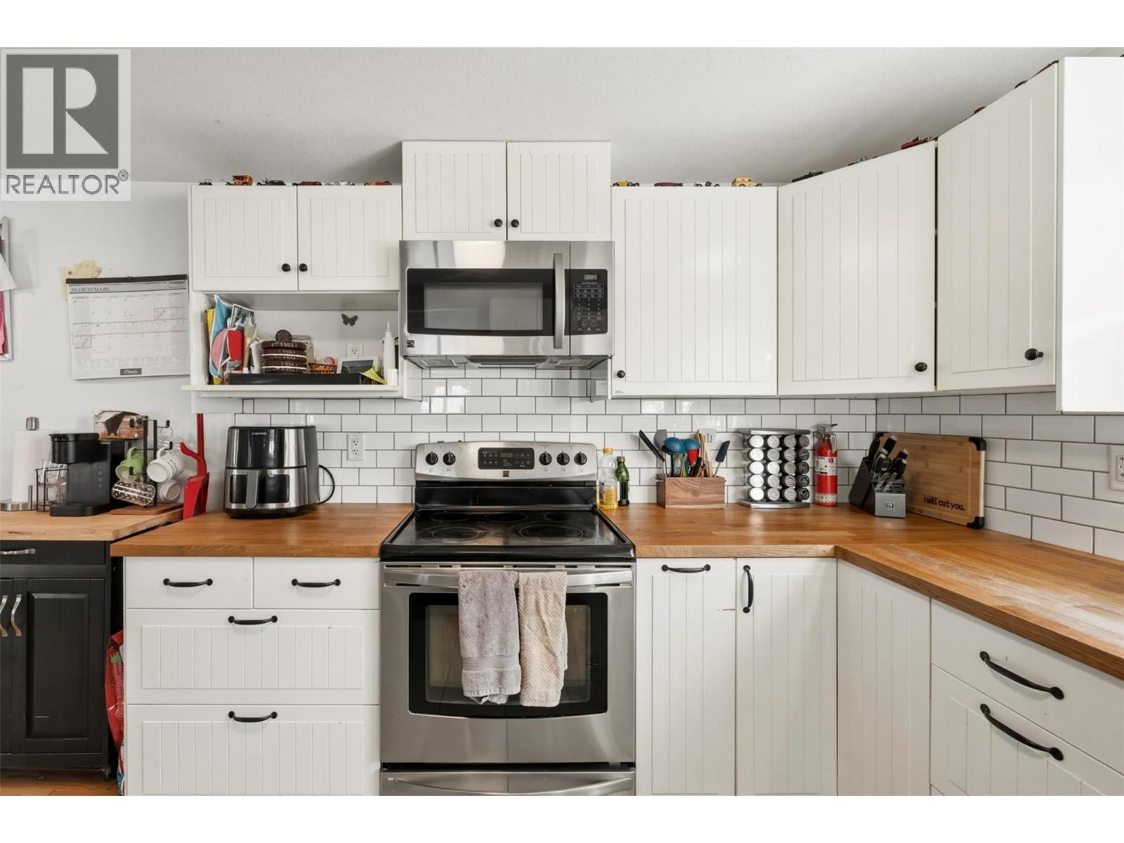 410 10TH Avenue, Keremeos