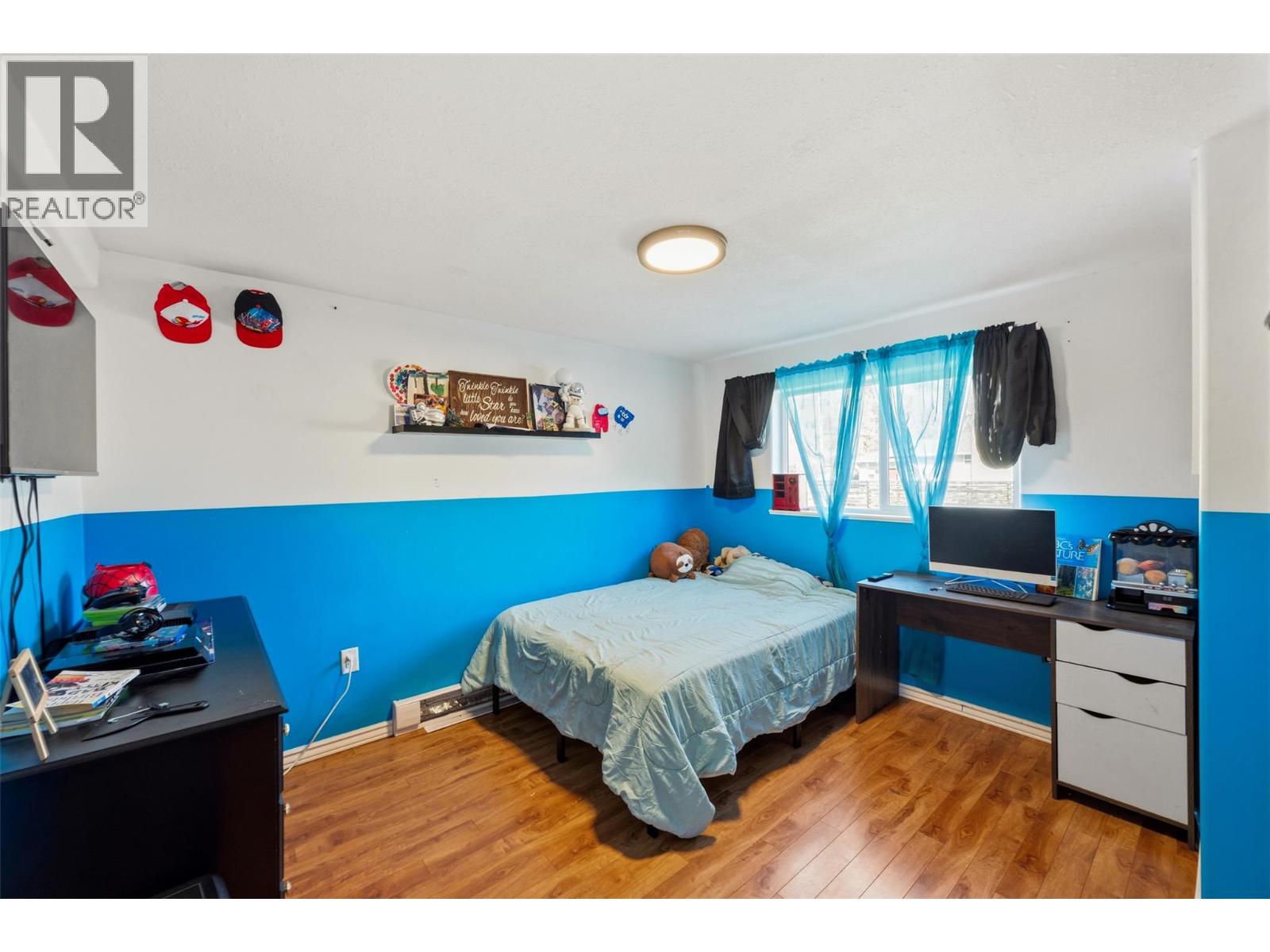 410 10TH Avenue, Keremeos