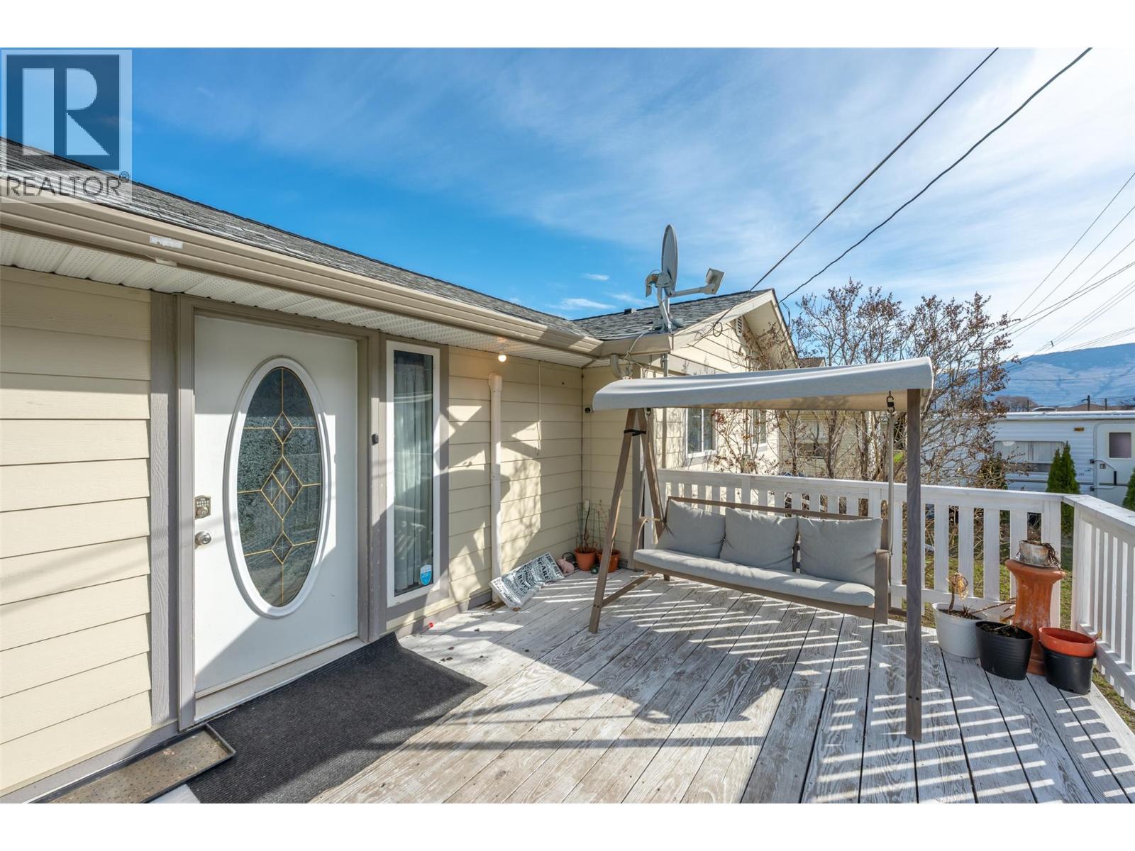 410 10TH Avenue, Keremeos