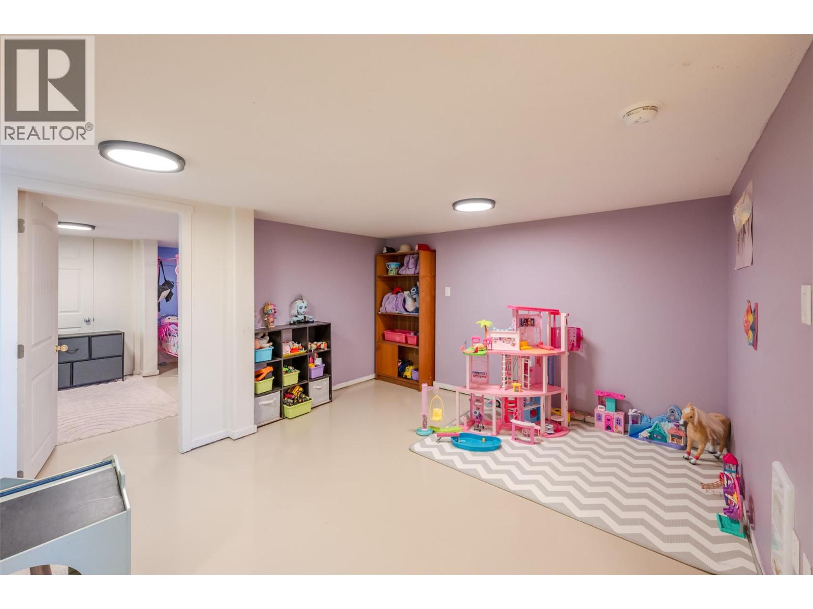 410 10TH Avenue, Keremeos