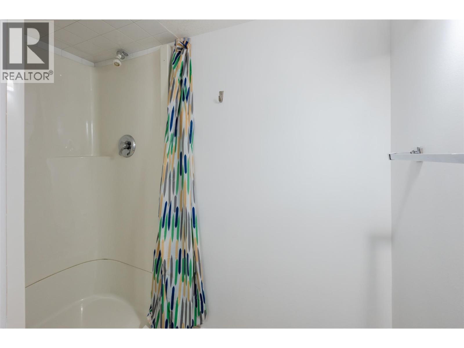 410 10TH Avenue, Keremeos