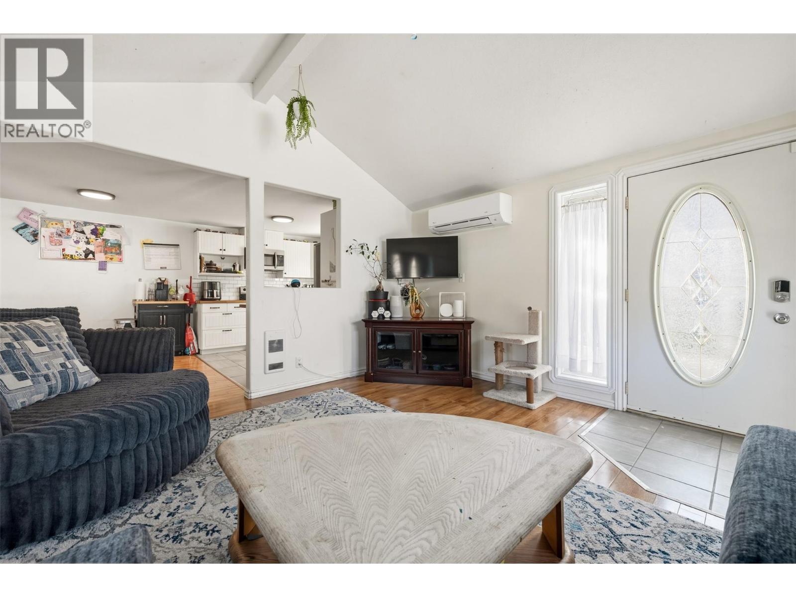 410 10TH Avenue, Keremeos