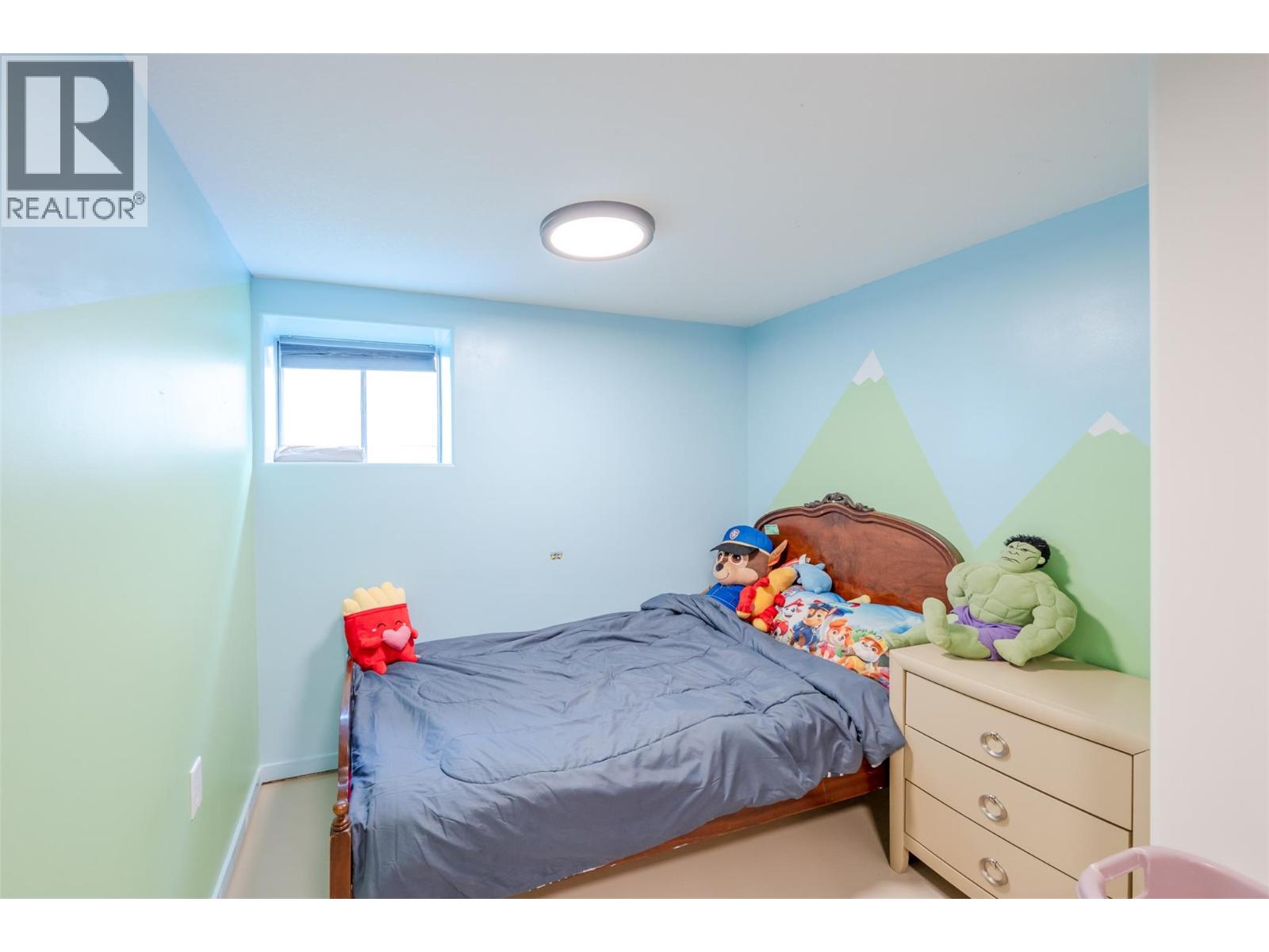 410 10TH Avenue, Keremeos