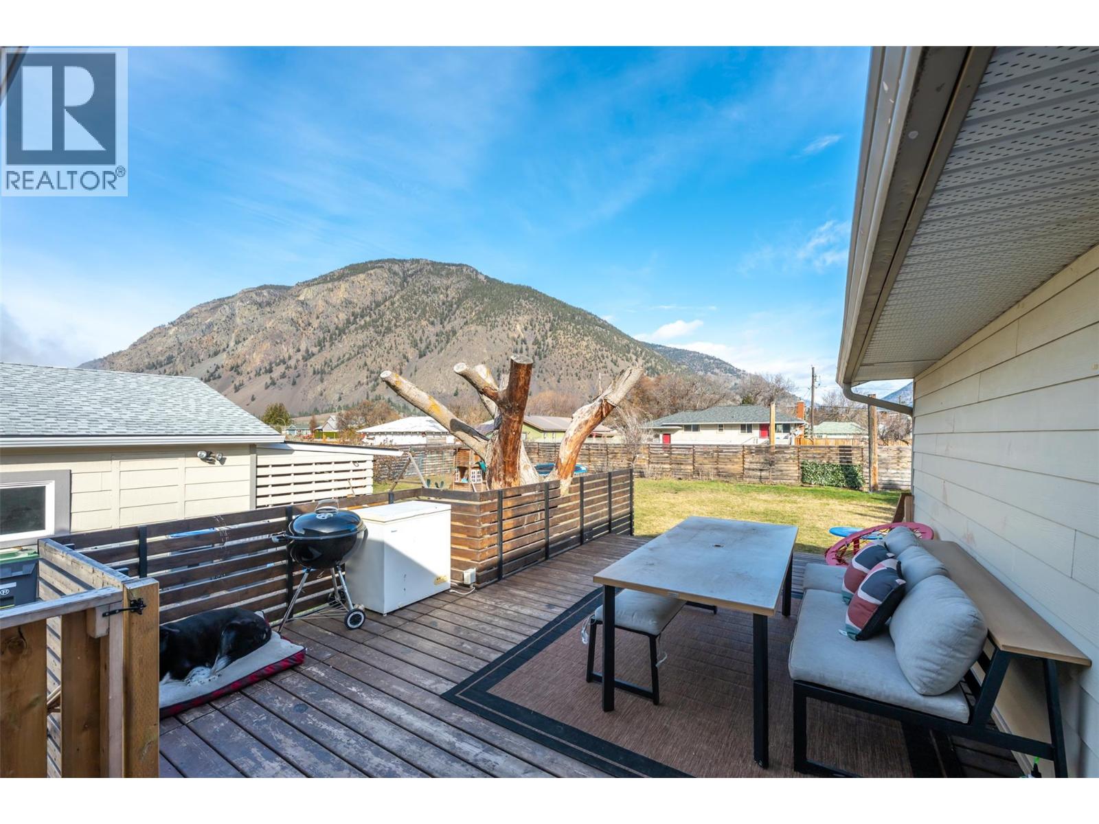 410 10TH Avenue, Keremeos