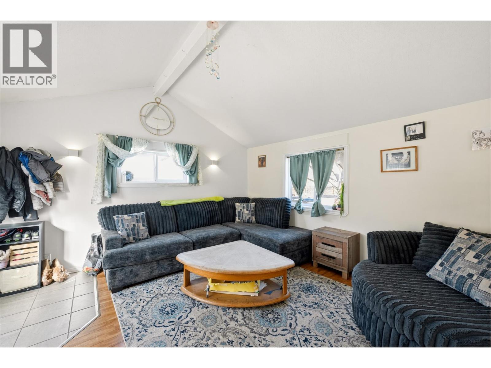 410 10TH Avenue, Keremeos