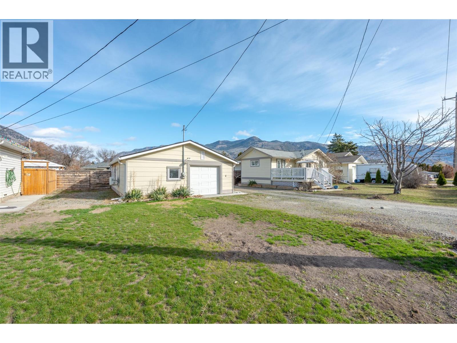410 10TH Avenue, Keremeos