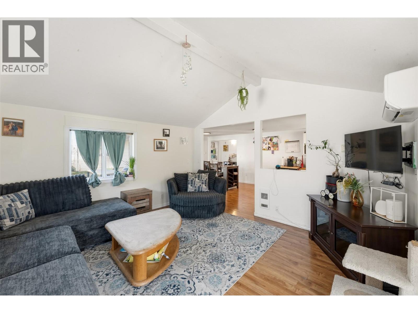 410 10TH Avenue, Keremeos