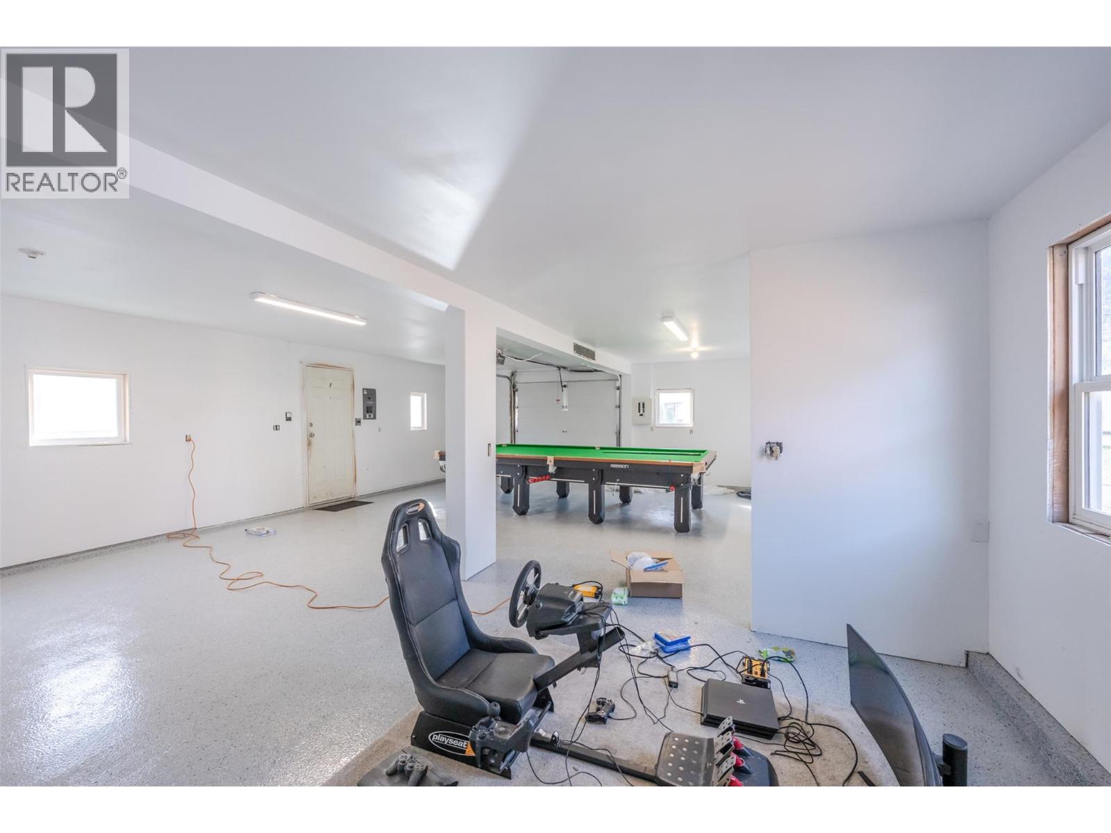 410 10TH Avenue, Keremeos