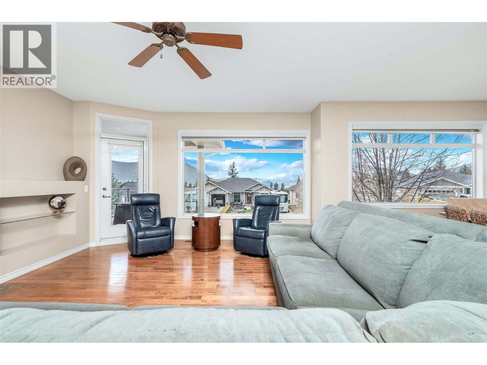 1060 17 Street SE, Salmon Arm