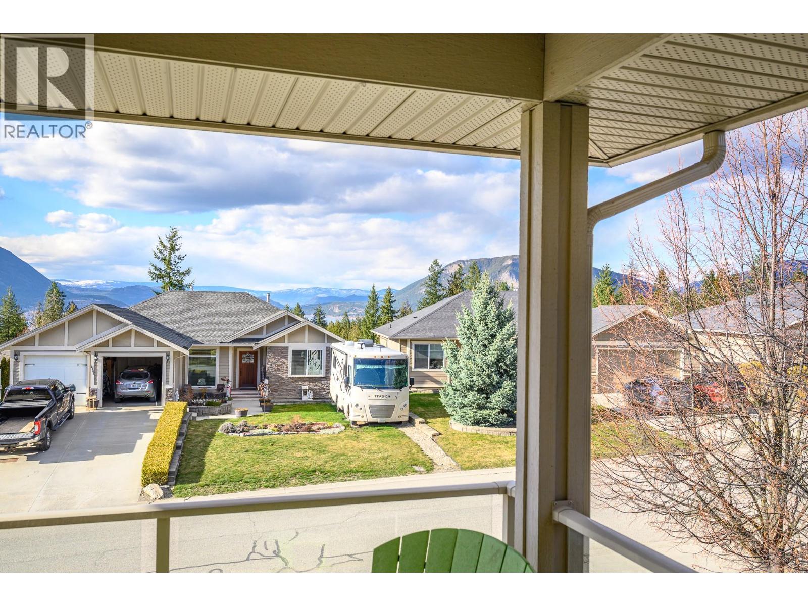 1060 17 Street SE, Salmon Arm