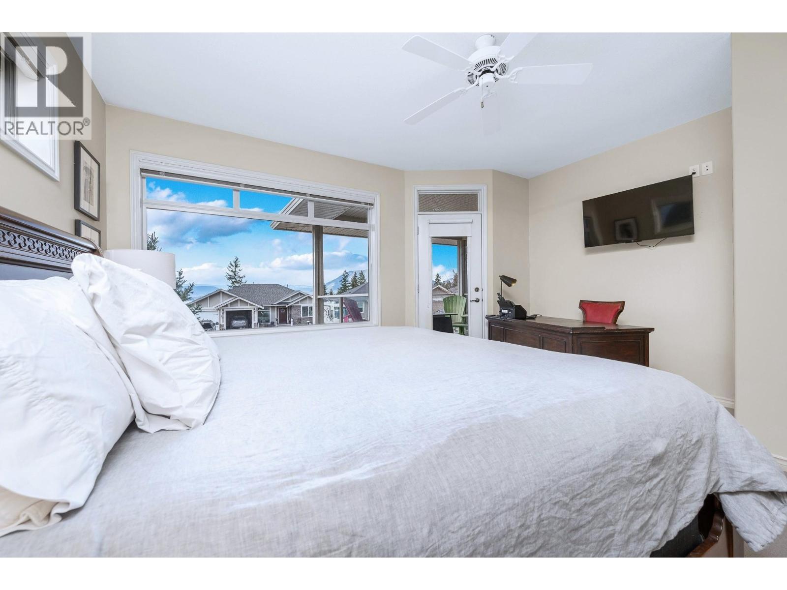 1060 17 Street SE, Salmon Arm