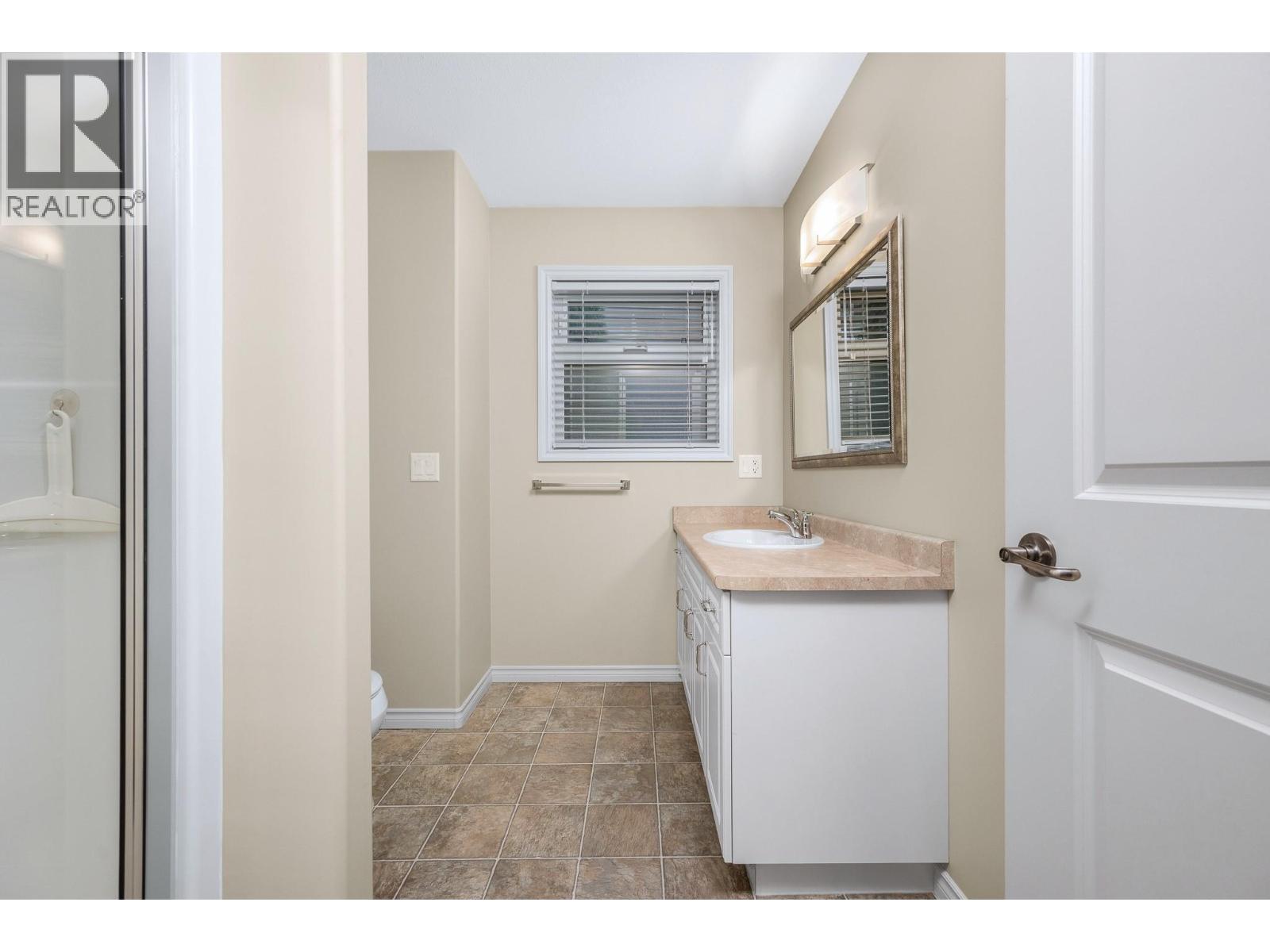 1060 17 Street SE, Salmon Arm