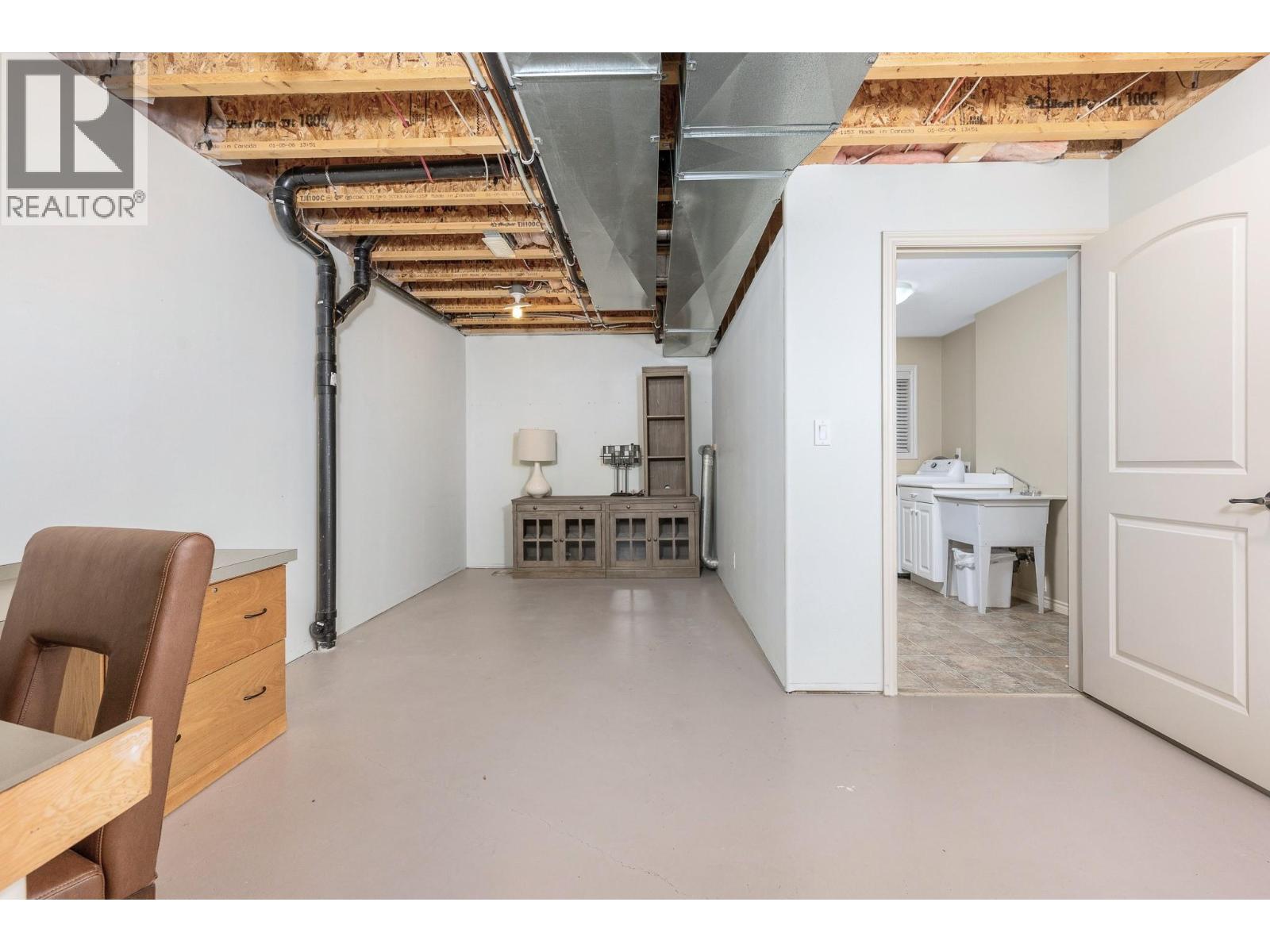 1060 17 Street SE, Salmon Arm