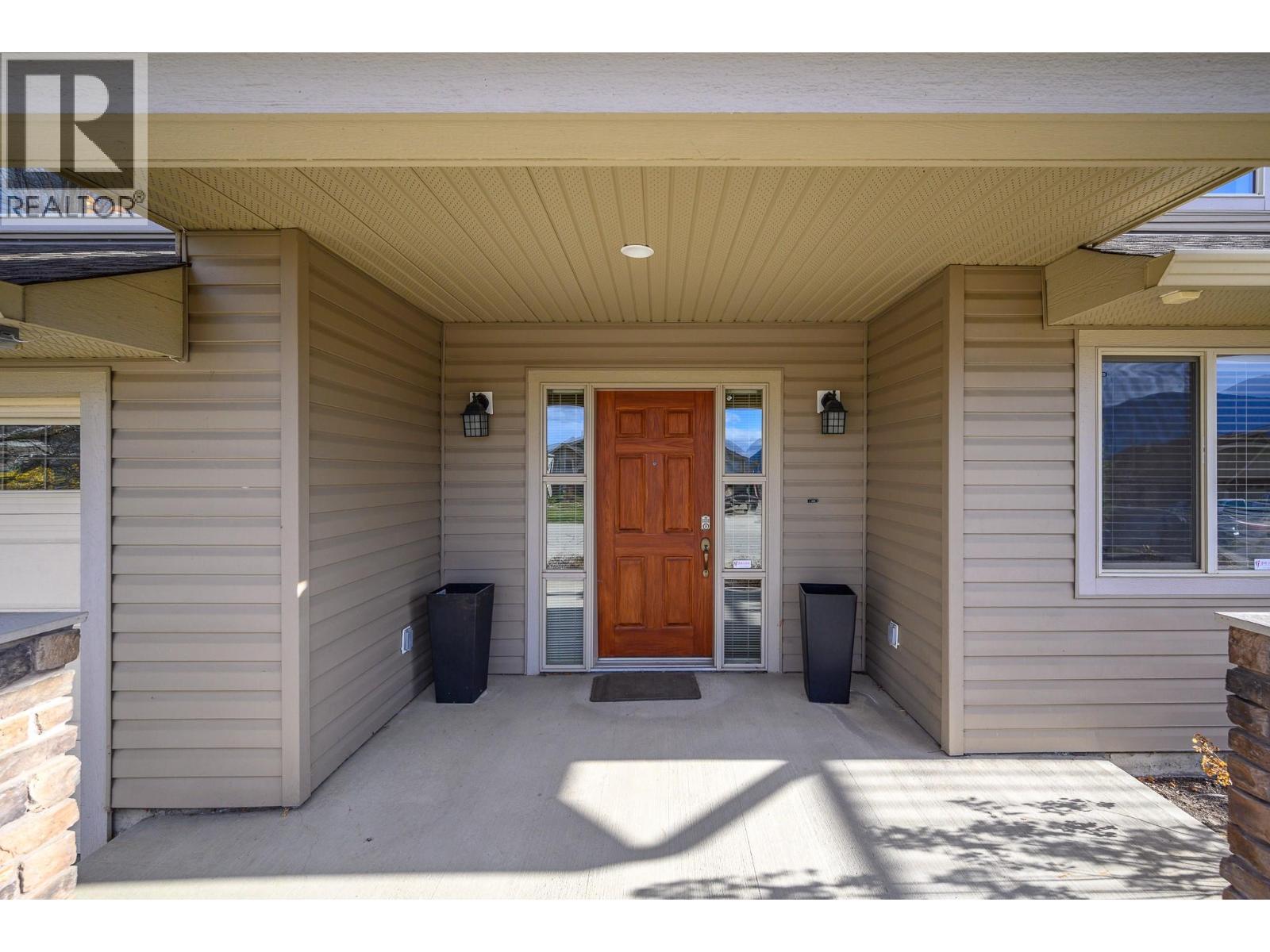 1060 17 Street SE, Salmon Arm