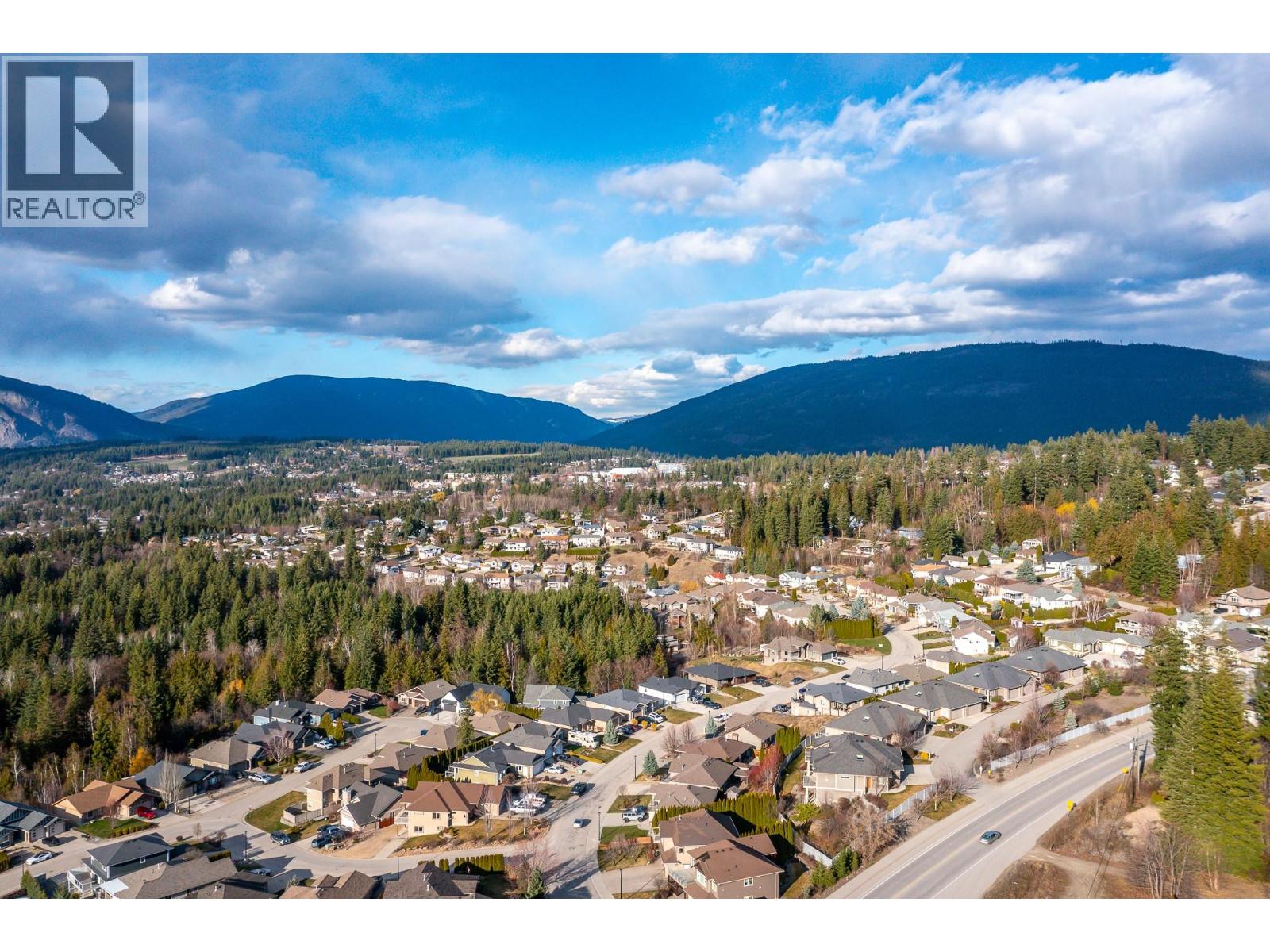 1060 17 Street SE, Salmon Arm