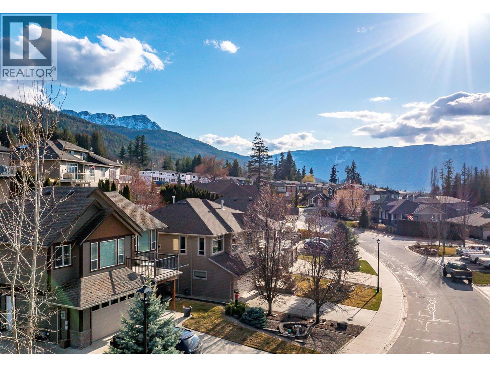 1060 17 Street SE, Salmon Arm