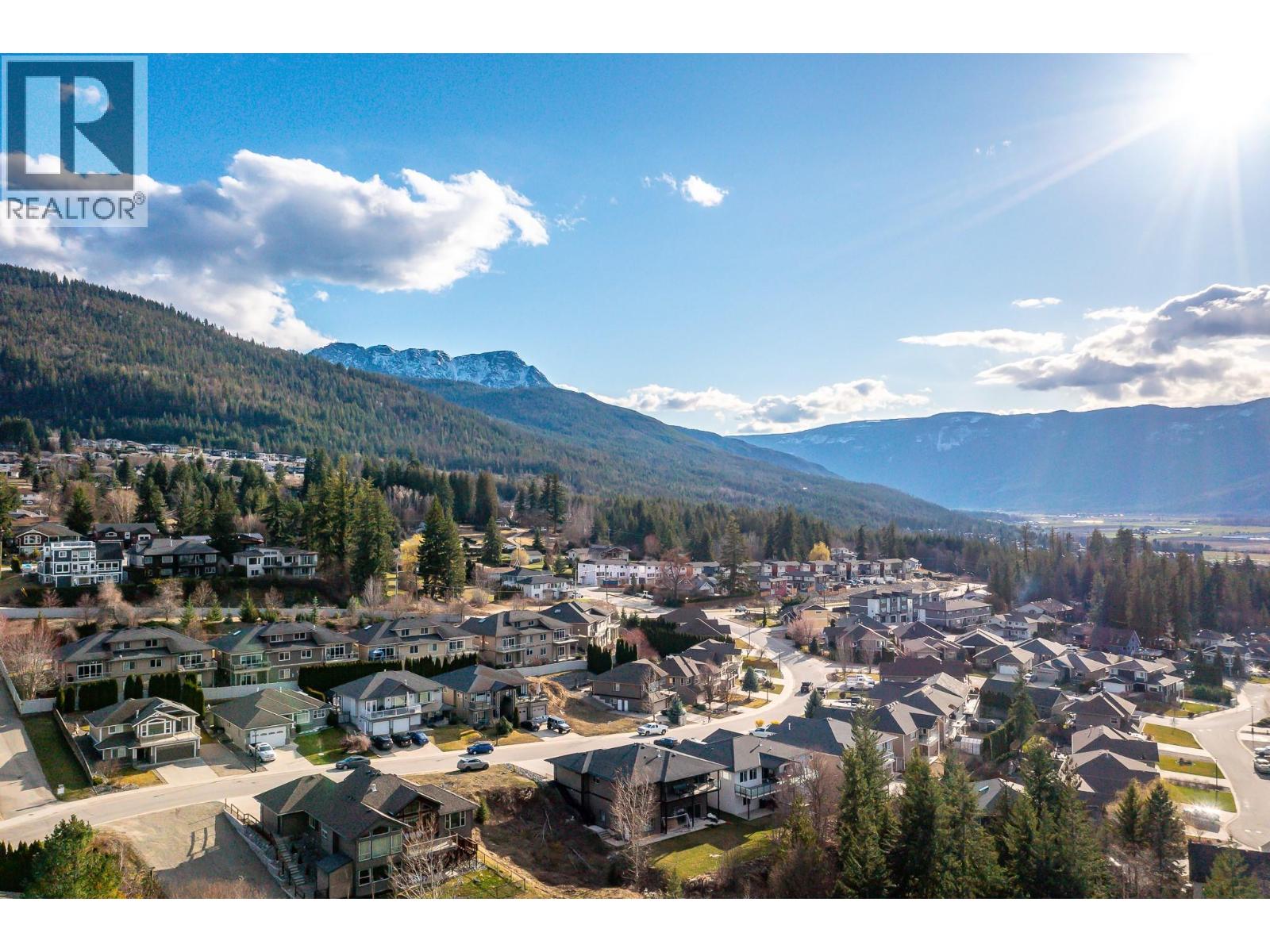 1060 17 Street SE, Salmon Arm