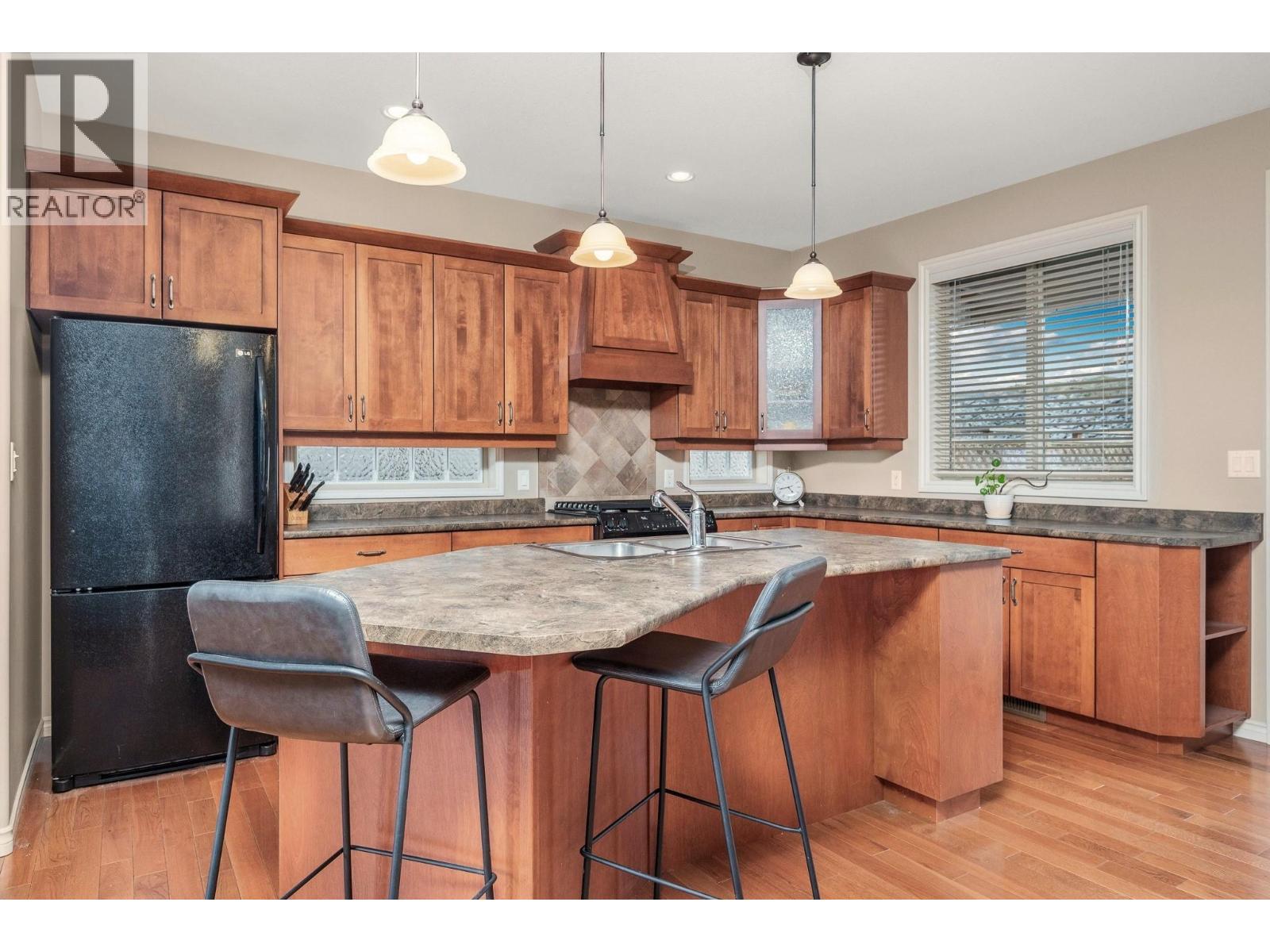 1060 17 Street SE, Salmon Arm