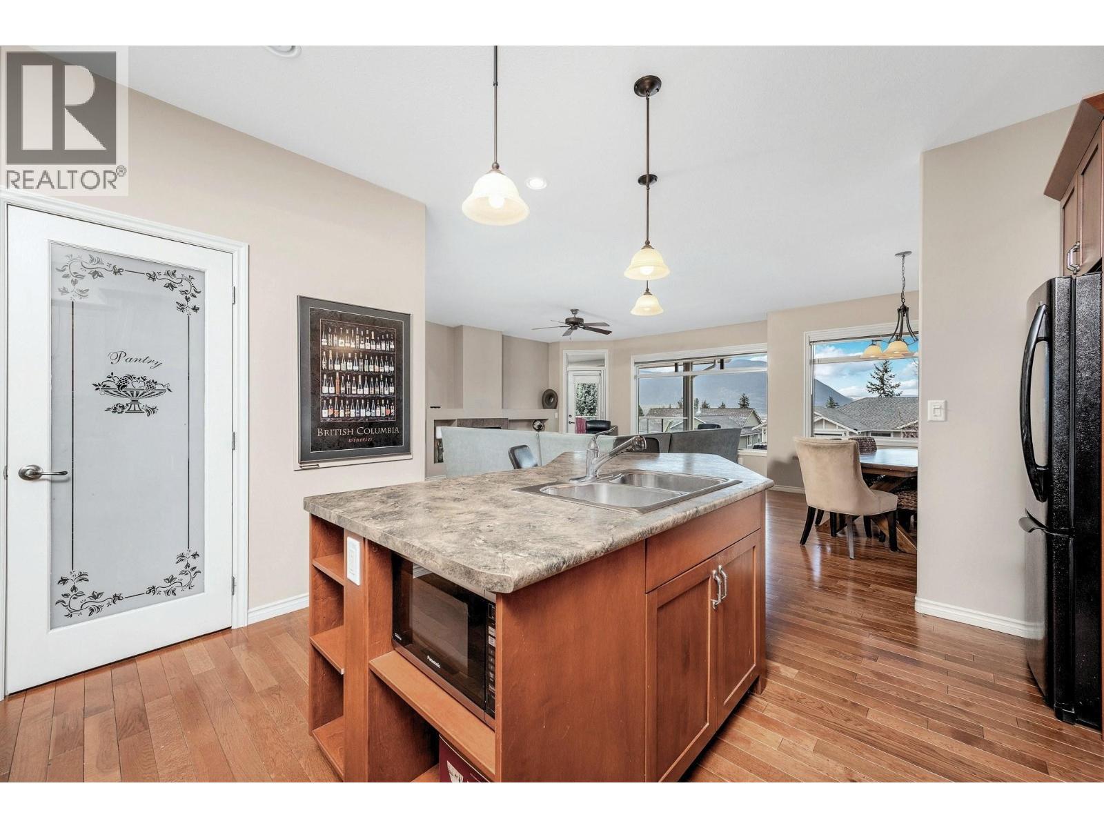 1060 17 Street SE, Salmon Arm