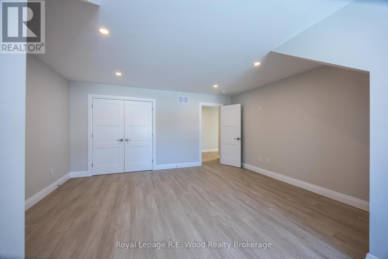 11 GREENHILL DRIVE - 34